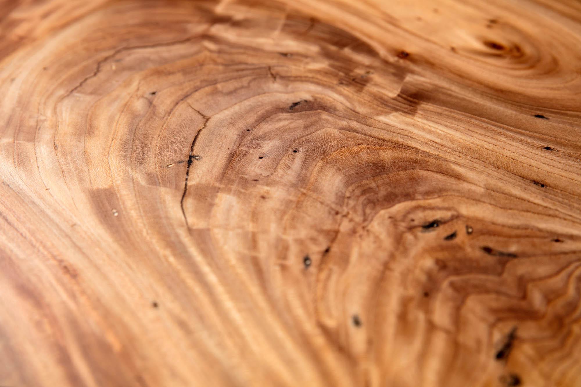 Live Edge Barhöhe Tisch aus pfirsichfarbenem Holz und geschwärztem Stahl von Alabama Sawyer im Angebot 3