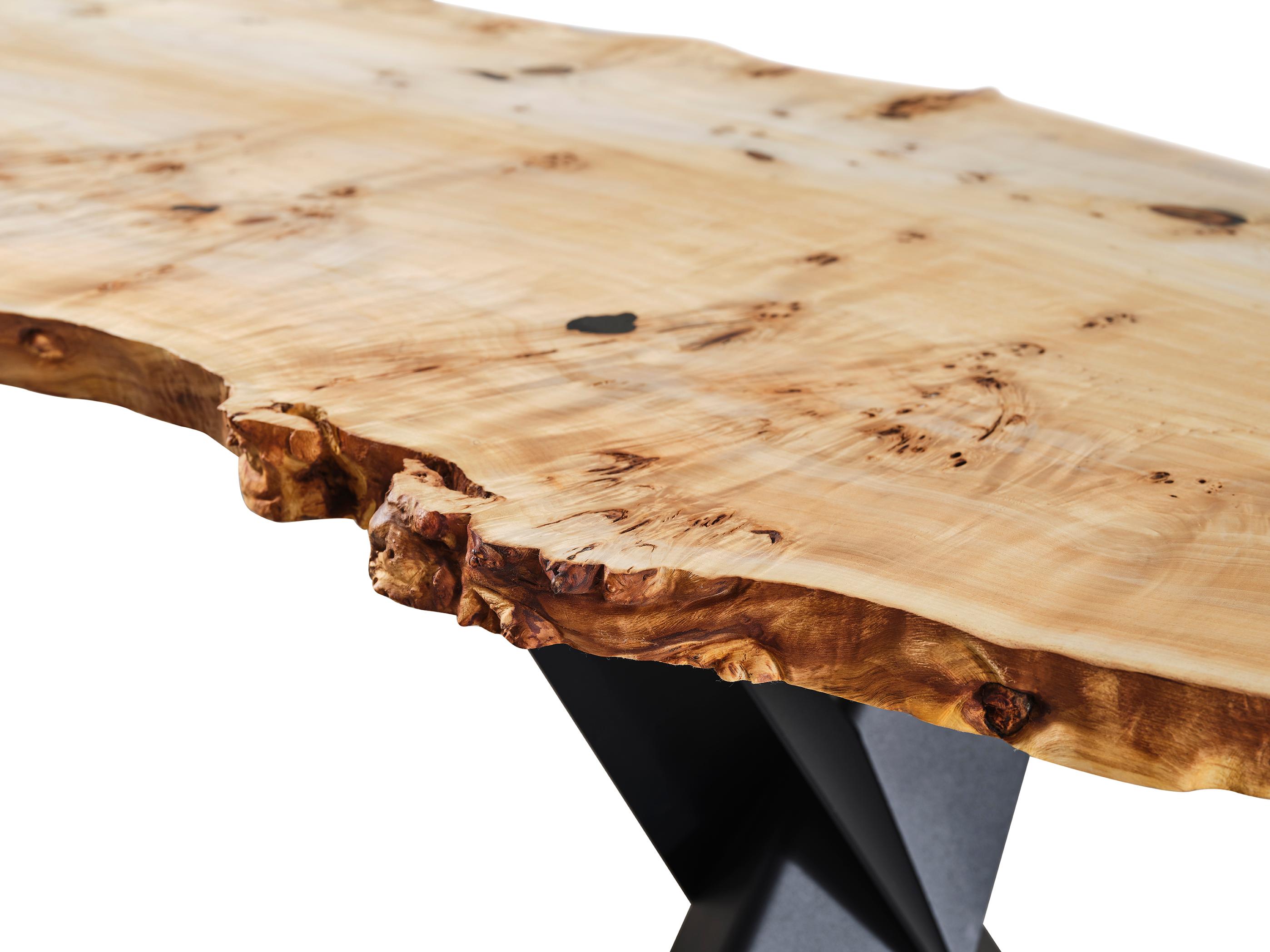 Turc Table de cuisine Mappa Burl - Table de salle à manger en bois massif - Bois clair en vente