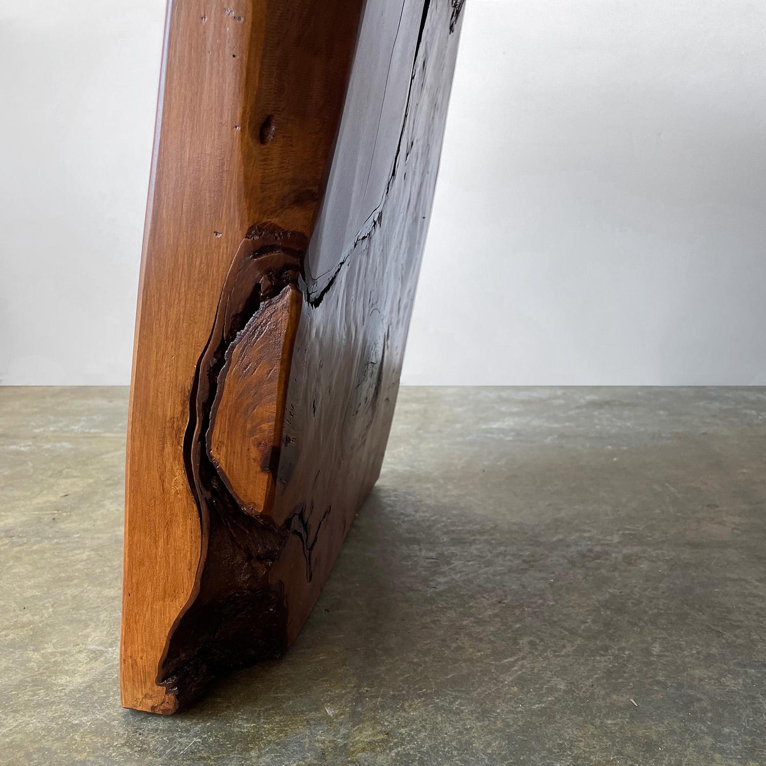 Table basse Live Edge du milieu du siècle dernier en vente 13
