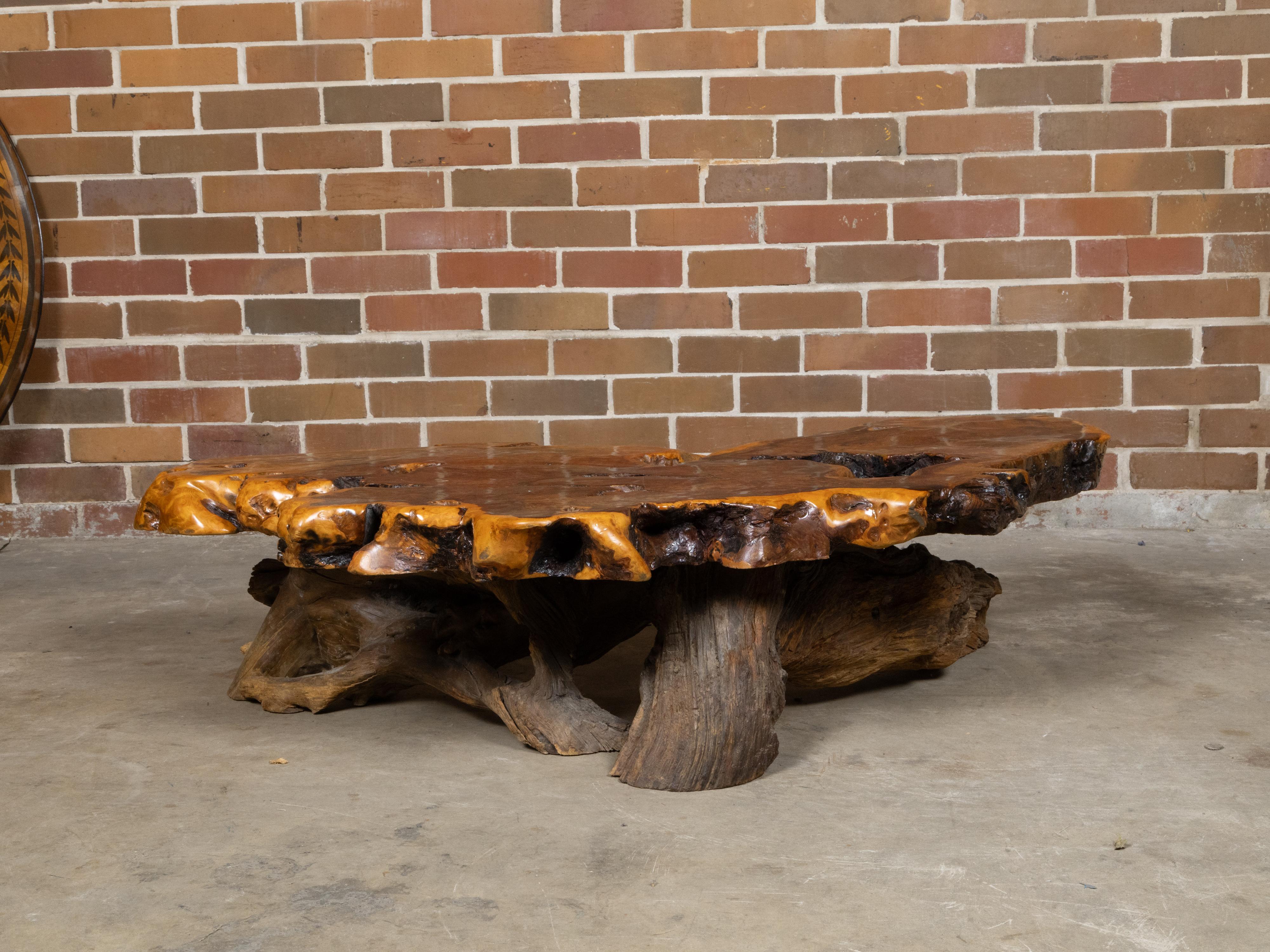Live Edge Redwood America  Coffee Table with Rustic Character, Vintage In Good Condition For Sale In Atlanta, GA