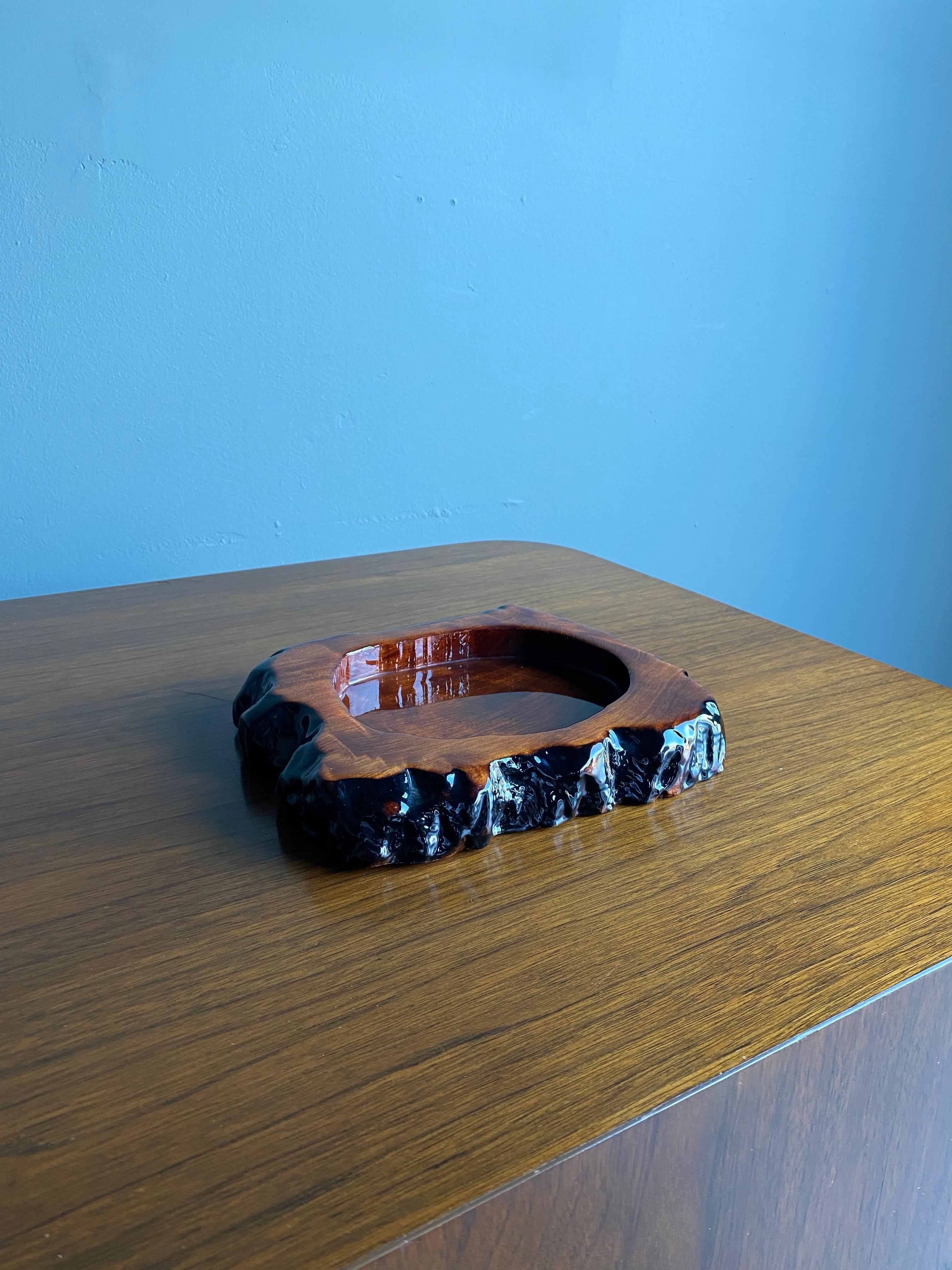 Live Edge Redwood Bowl/Catchall In Good Condition In Costa Mesa, CA
