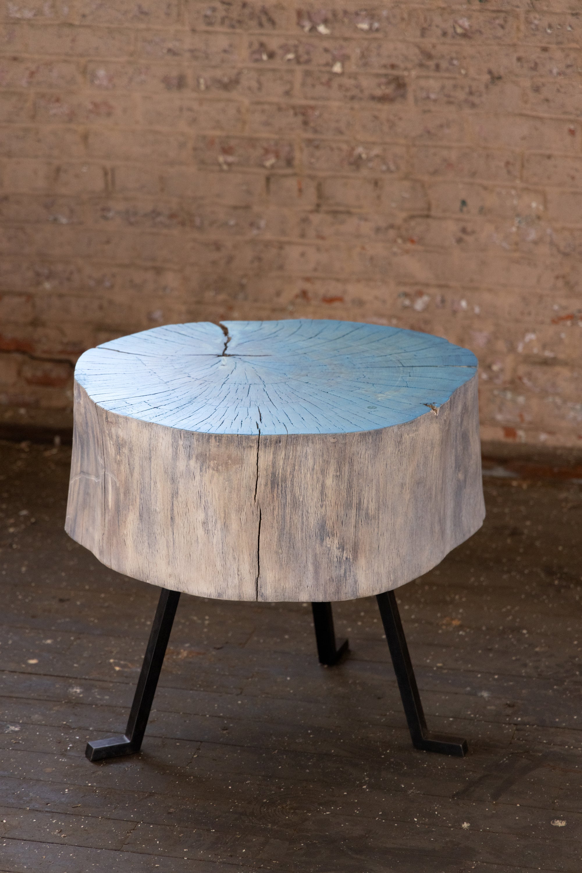 Live Edge Round Side Table, Modern Organic Blue Sputnik Table For Sale