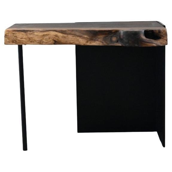 What is a live edge table?