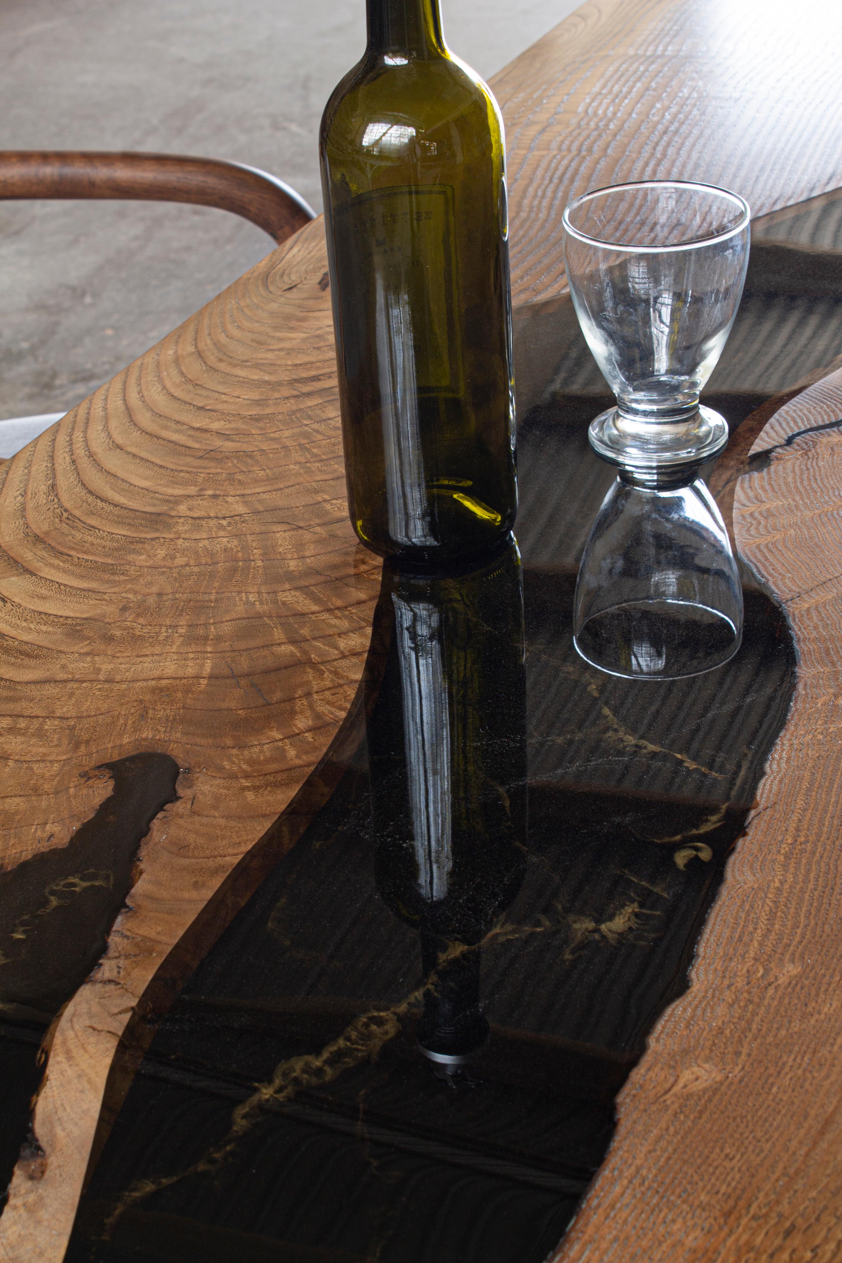 Live Edge Table Epoxy - Resin Dining Table - Custom Epoxy Resin Walnut Table In New Condition For Sale In İnegöl, TR