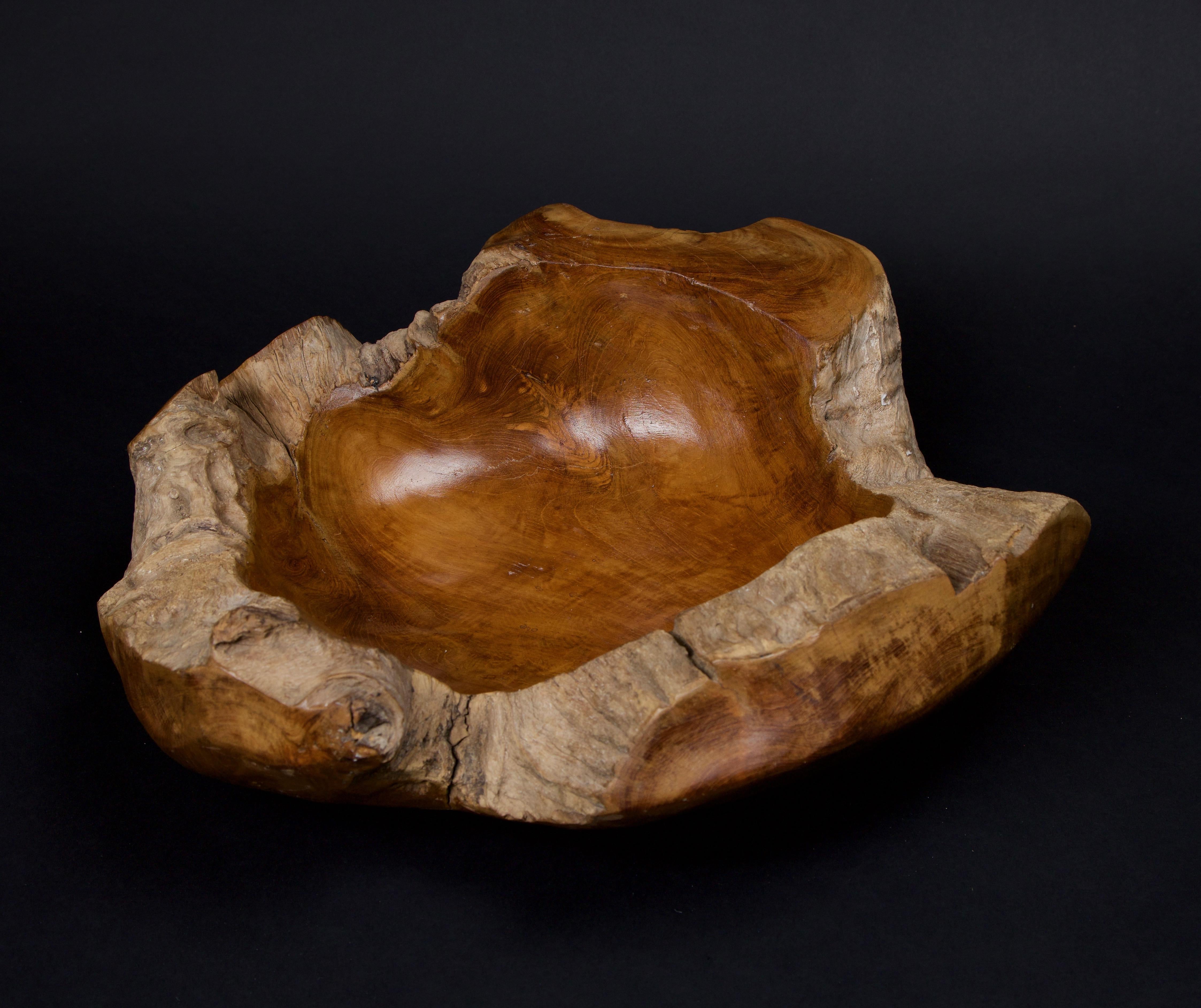 Live Edge Teak Wood Bowl In Good Condition In Los Angeles, CA