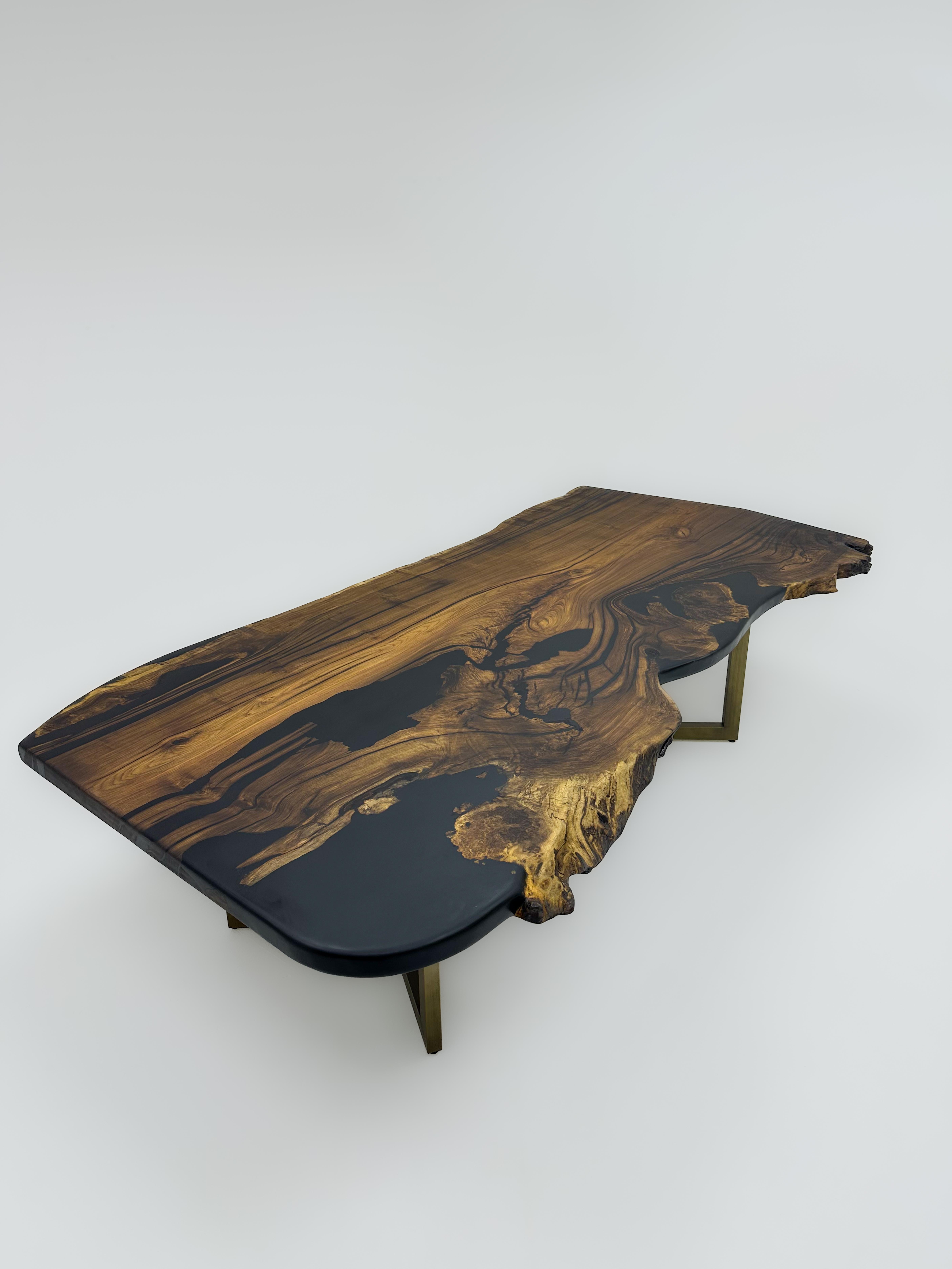 Contemporary Live Edge Walnut Wooden Dining Table For Sale