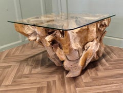 Live Edge Eibenholz Wurzelbaum Couchtisch mit Glasplatte