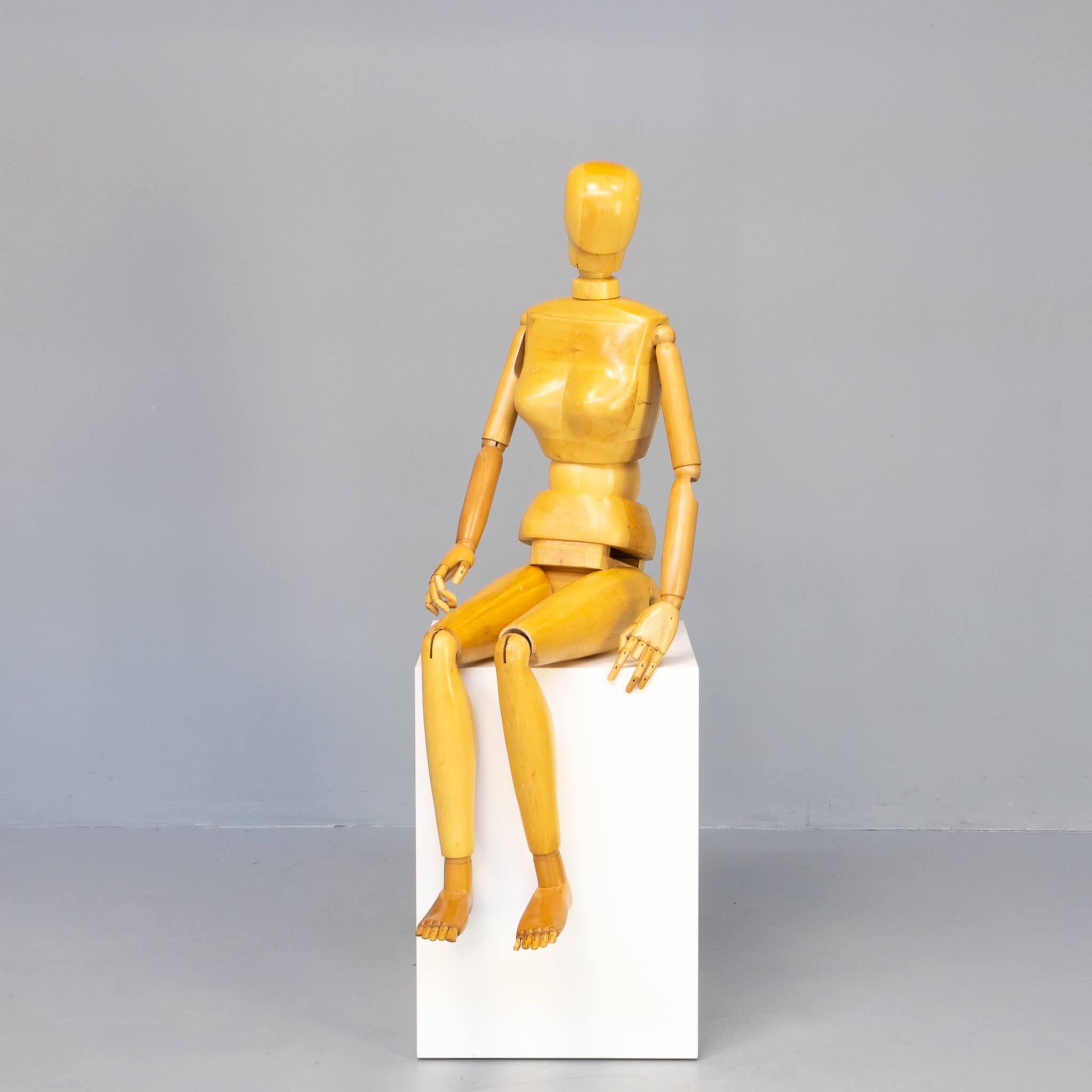 A life size beech wooden artist’s model or mannequin, with flexible fingers and too’s. All trunable parts of the human body are able to turn also. The mannequin comes without standing pole and has a few minor damages like a missing part of a finger,