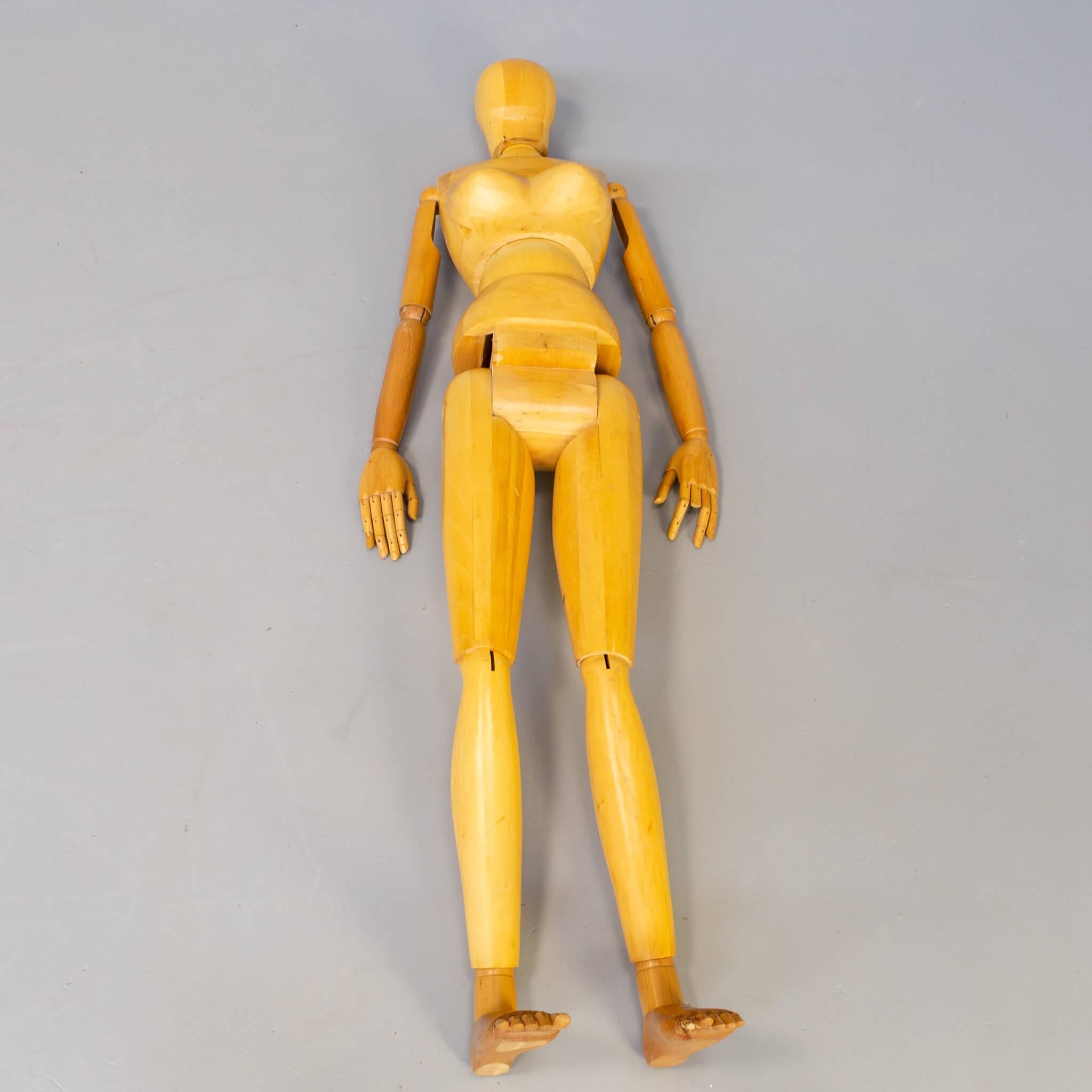 Live-Size Articulated Wooden Artist Model Mannequin For Sale 1