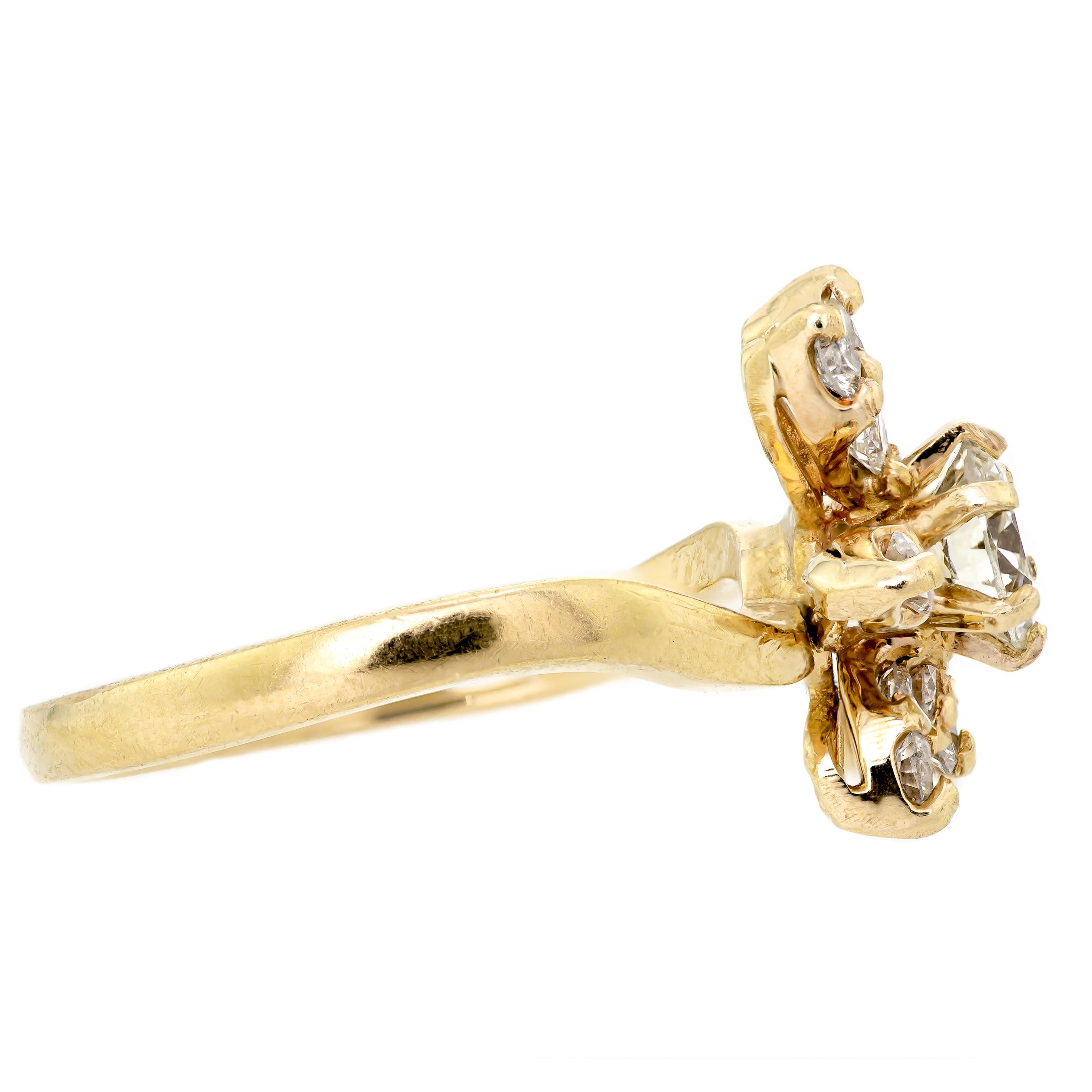 Lively Diamond and 14k Yellow Gold Flower Ring  For Sale 1