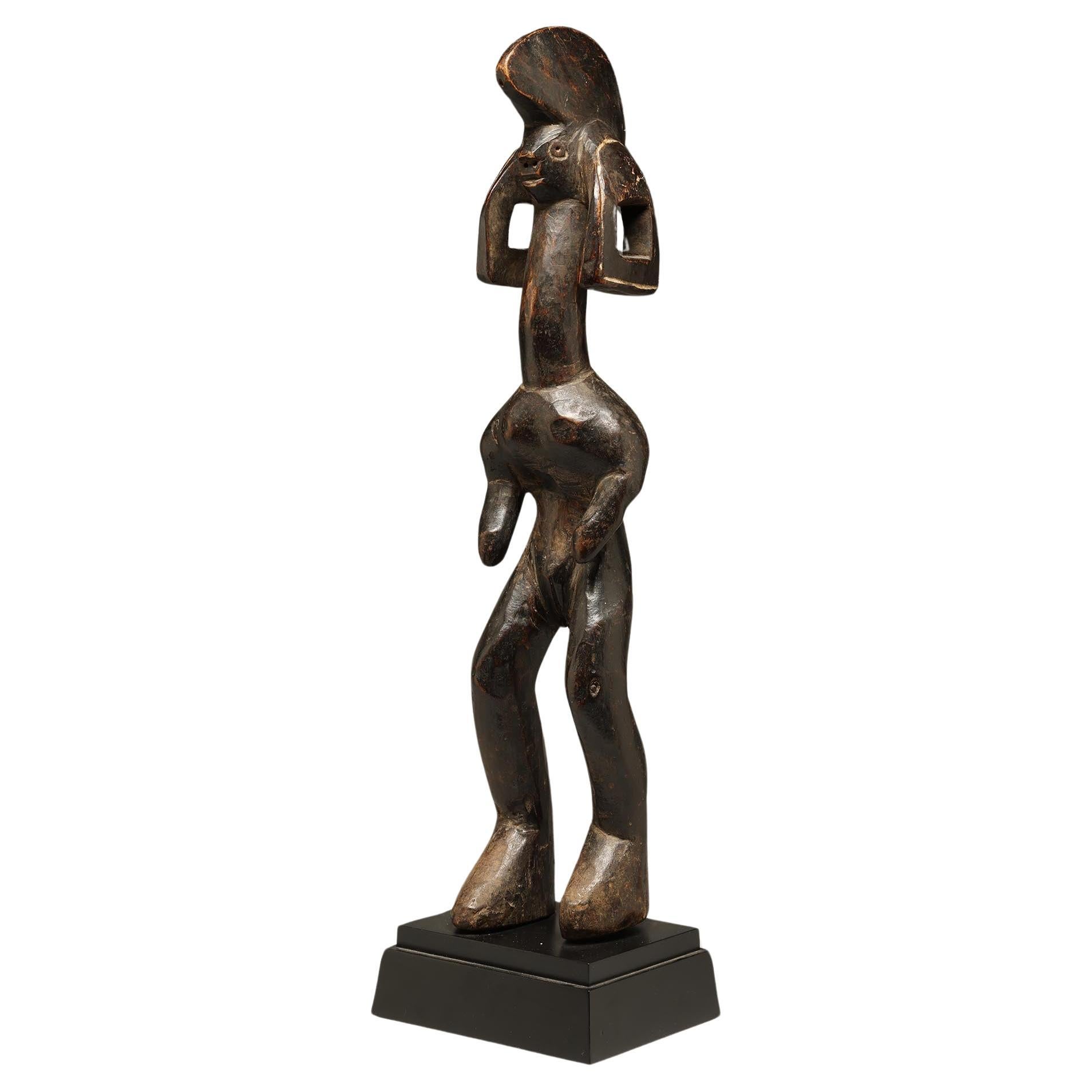 Lively Standing Mumuye Figure with Expressive Face, Open Hair, Crest, Nigeria For Sale