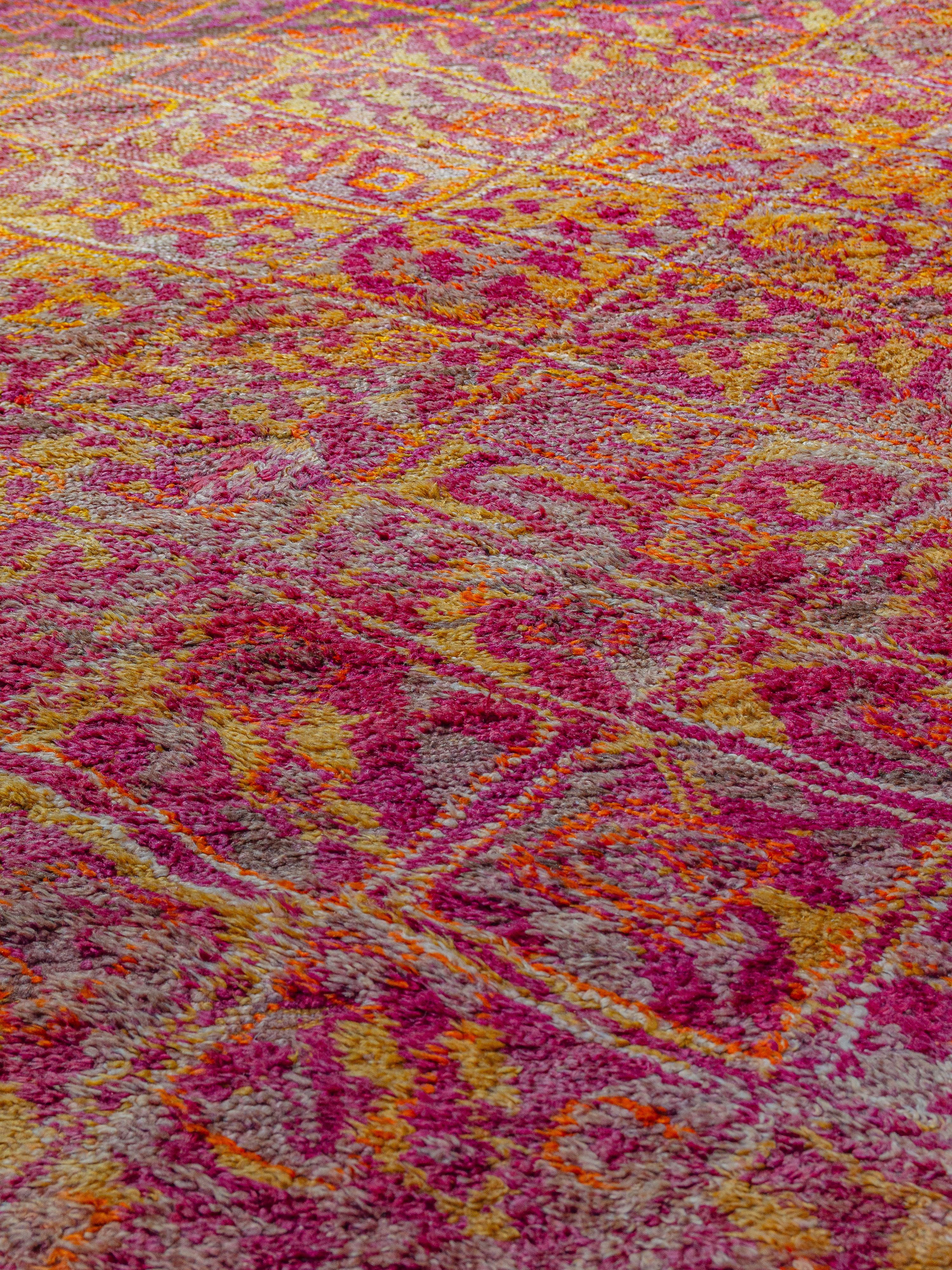 Rara Alfombra Talsint Vintage Tonal Aït bou Ichaouen Curada Por Breuckelen Berber Marroquí en venta