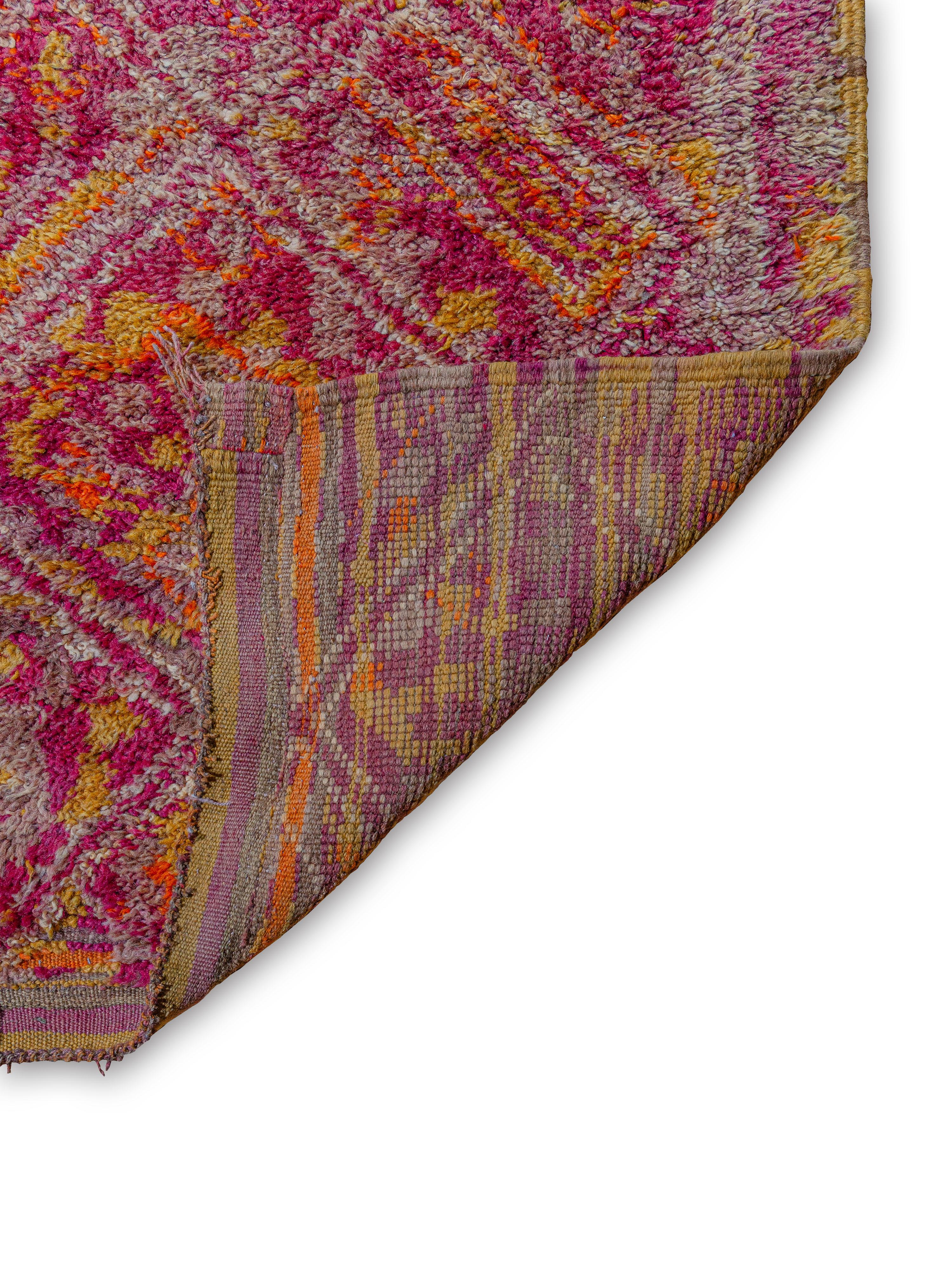 Rara Alfombra Talsint Vintage Tonal Aït bou Ichaouen Curada Por Breuckelen Berber en Bueno estado para la venta en Brooklyn, US