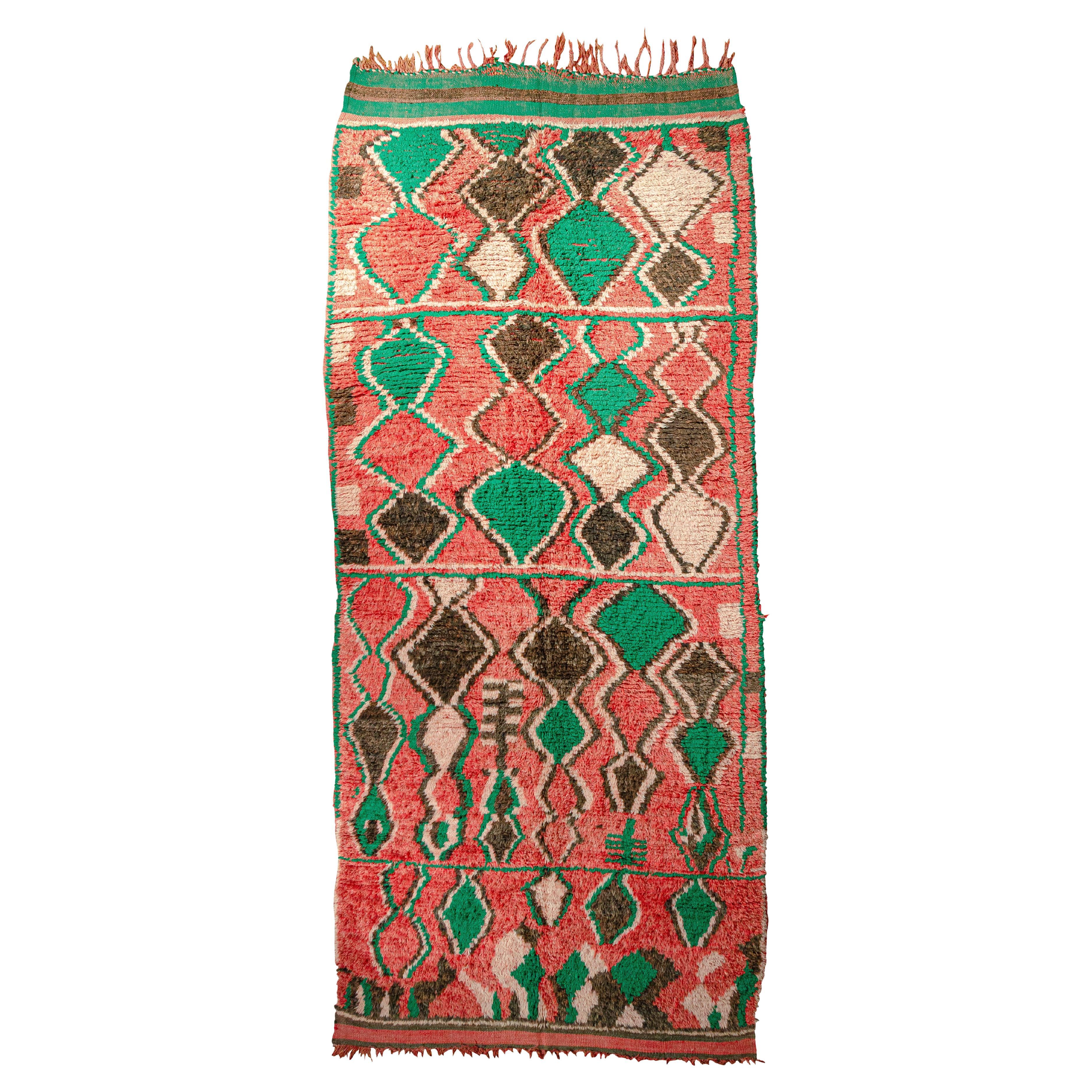 Lebendiger marokkanischer Boujad-Teppich in lebendiger Farbgebung, kuratiert von Breuckelen Berber