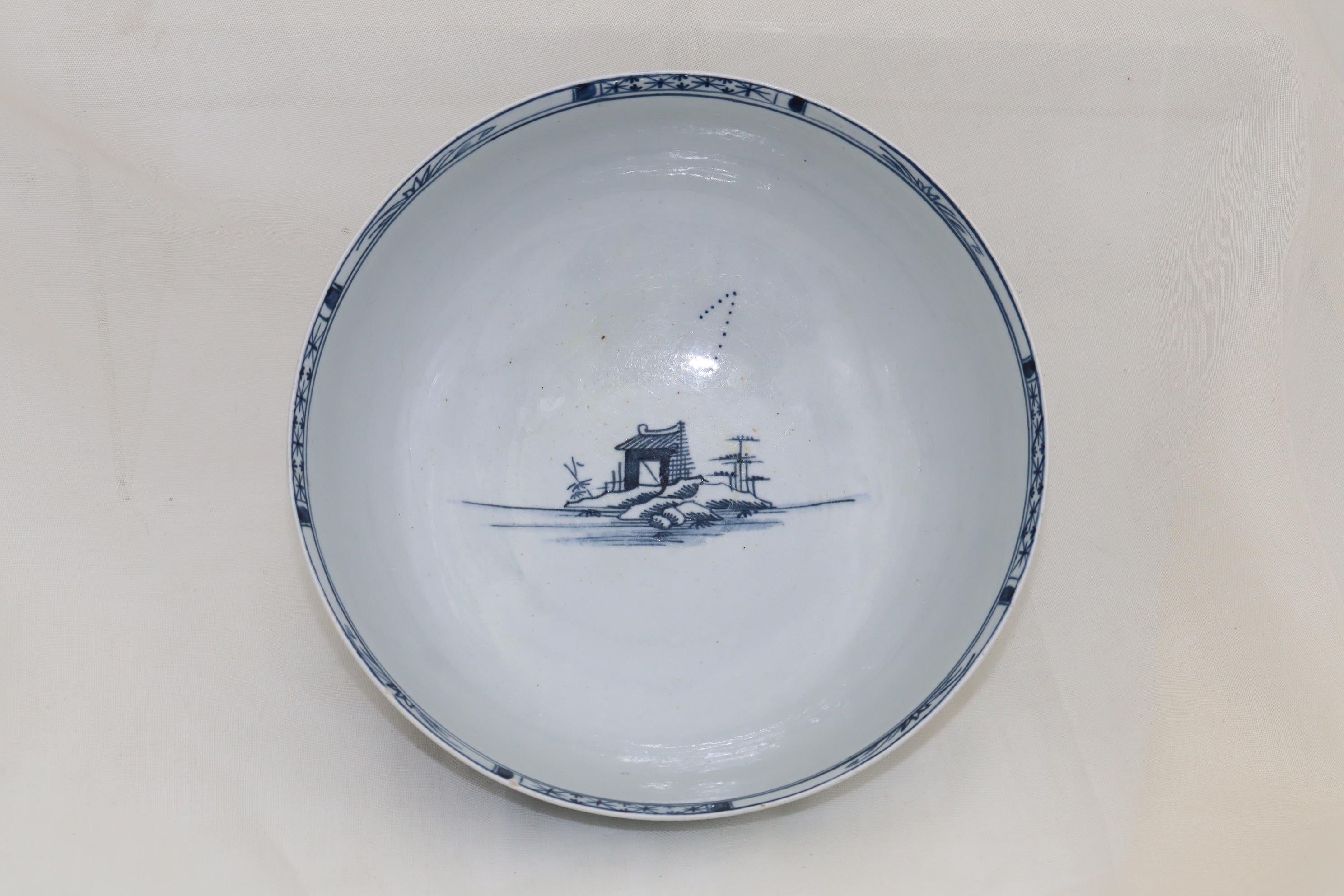 Chinoiserie Liverpool porcelain bowl For Sale