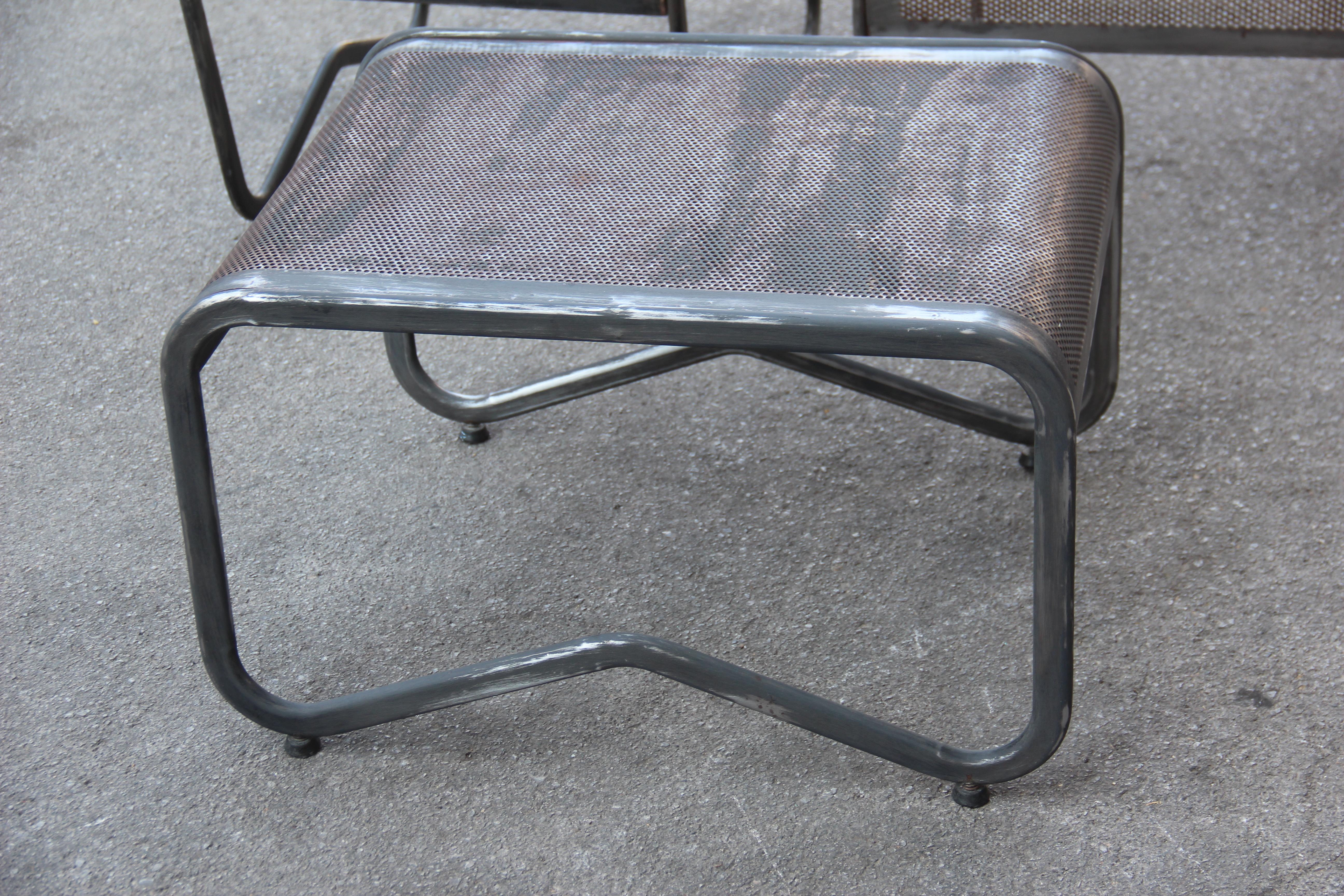 Livin Room Set Minimales industrielles Industriedesign aus schwarzem französischem perforiertem Metall, 1950 im Angebot 8