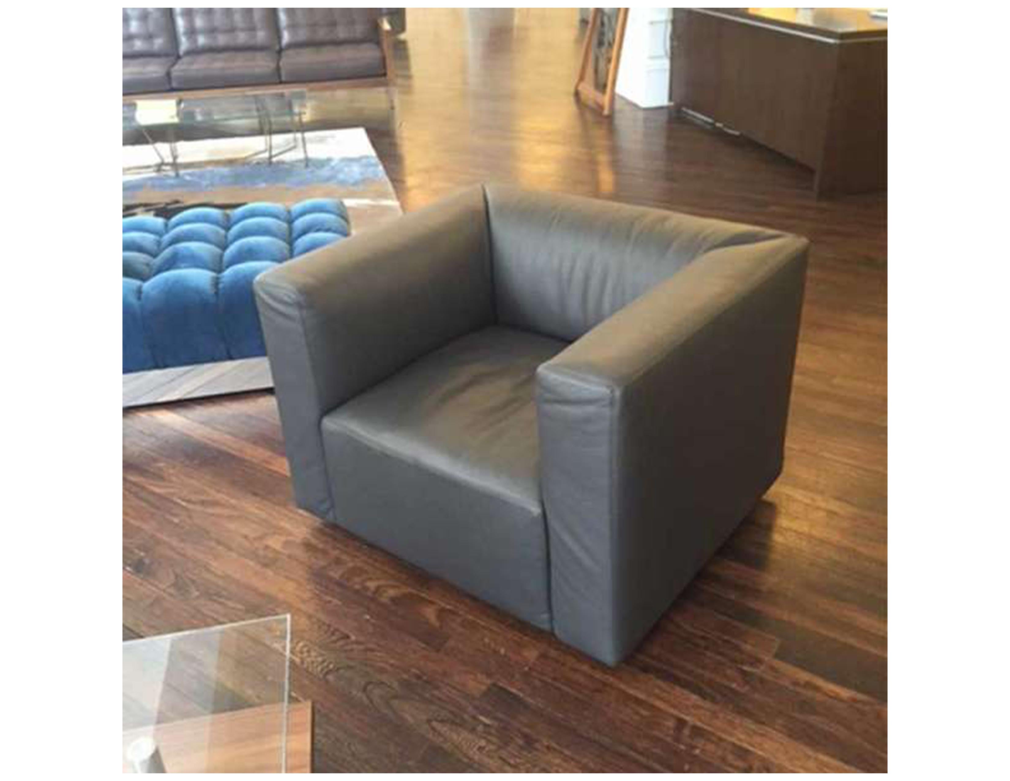 Living landscape 740 armchair
Gr 65 Cashmere Slate leather
Model # 740-10:
Original: $5,430.