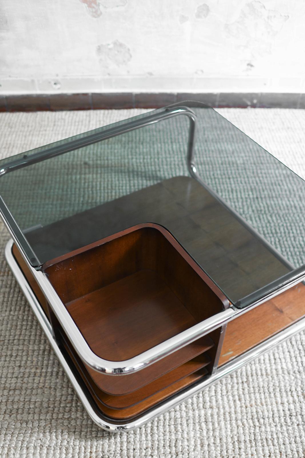 Meuble bar de salon avec étagères latérales et roues invisibles, 1970 en vente 2