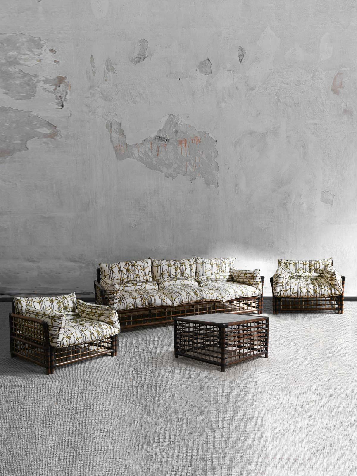 Set da salotto di Alberto Smania per Studio Smania: Divano + 2 poltrone + tavolino. Dalla serie 