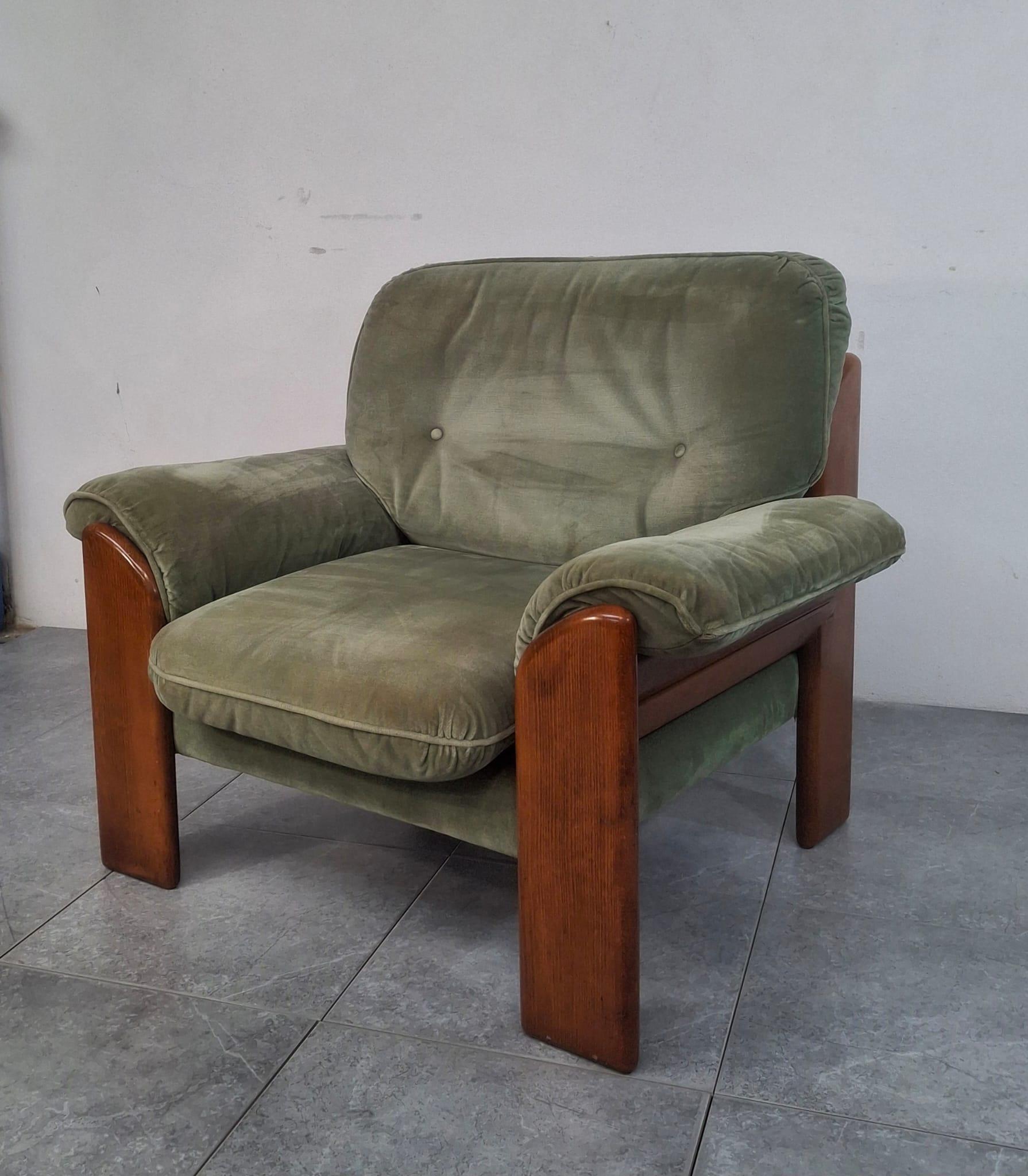 Living room set by Mobilgirgi, 1970s In Good Condition For Sale In Medesano, Parma