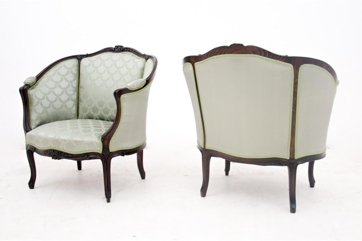 Living room set in Louis Philippe Style, France, circa 1870. For Sale 8
