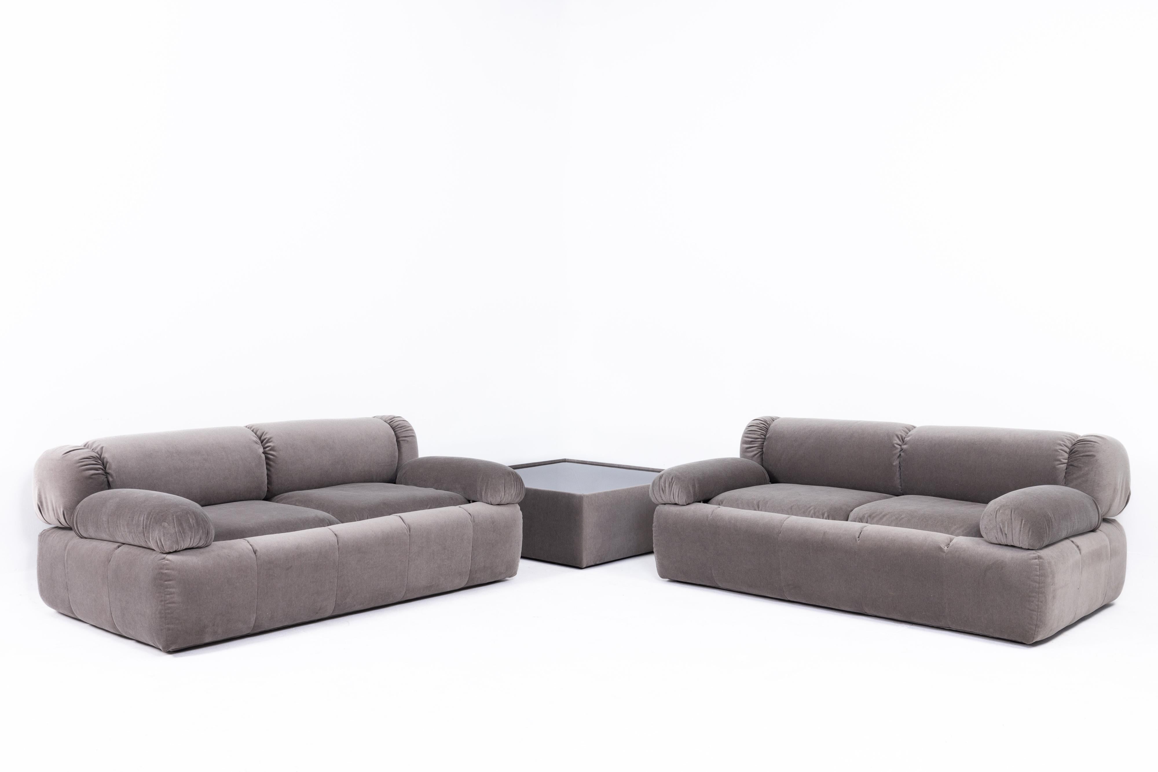 Mid-Century Modern Living Room Set, Italy 1970s, Newly Reupholstered in Velvet For Sale