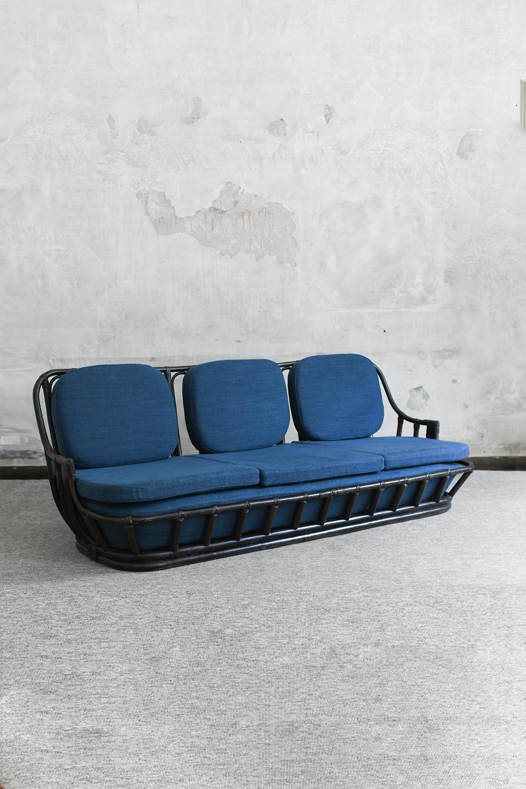 Ensemble salon : canapé + paire de fauteuils en canne Manao Cane à finition foncée, années 1980 Bon état - En vente à Roma, RM