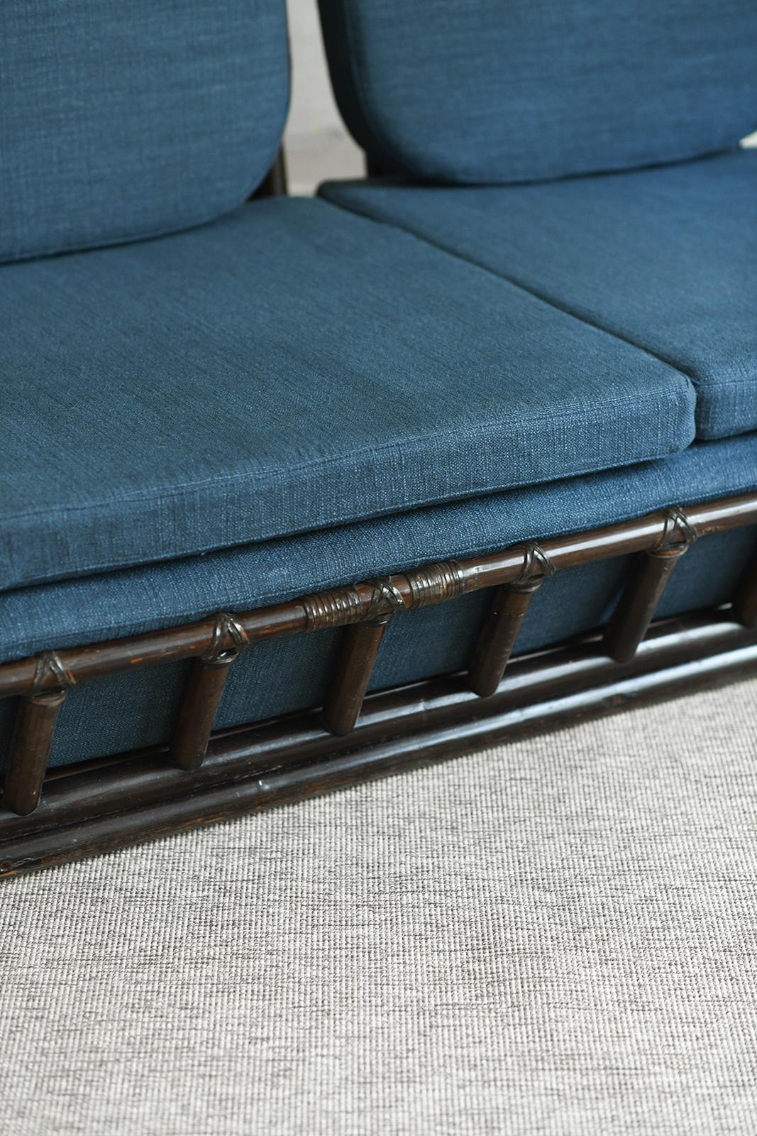 Ensemble salon : canapé + paire de fauteuils en canne Manao Cane à finition foncée, années 1980 en vente 2
