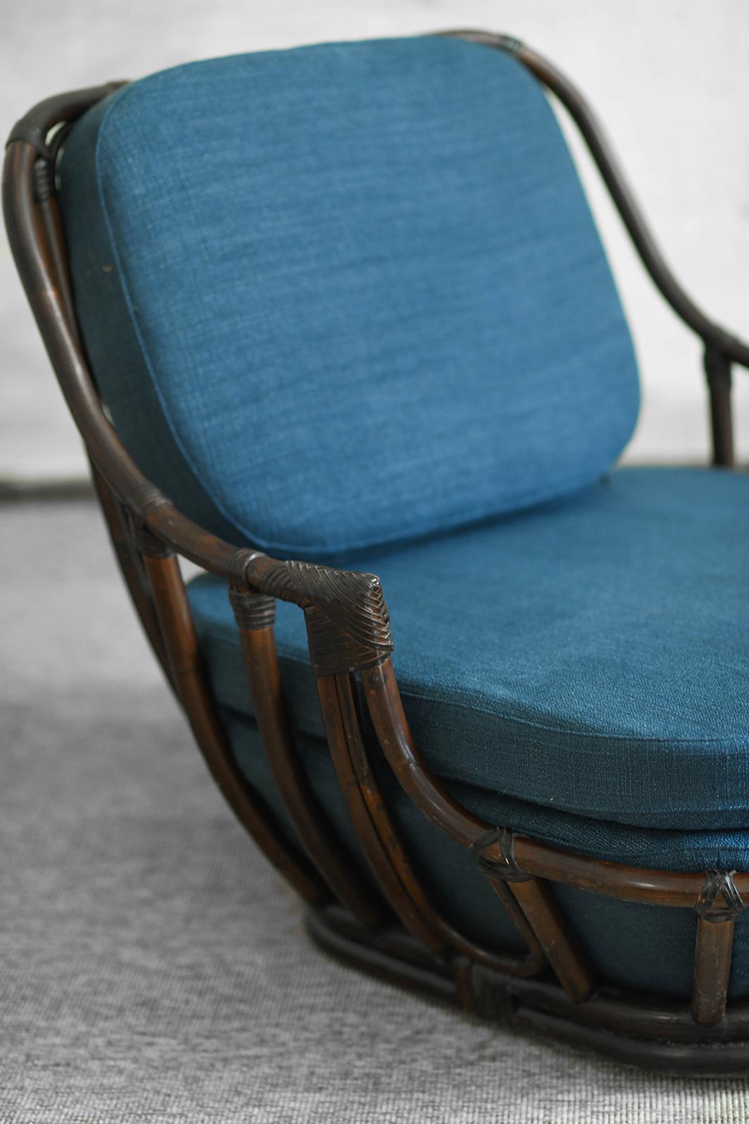 Ensemble salon : canapé + paire de fauteuils en canne Manao Cane à finition foncée, années 1980 en vente 4