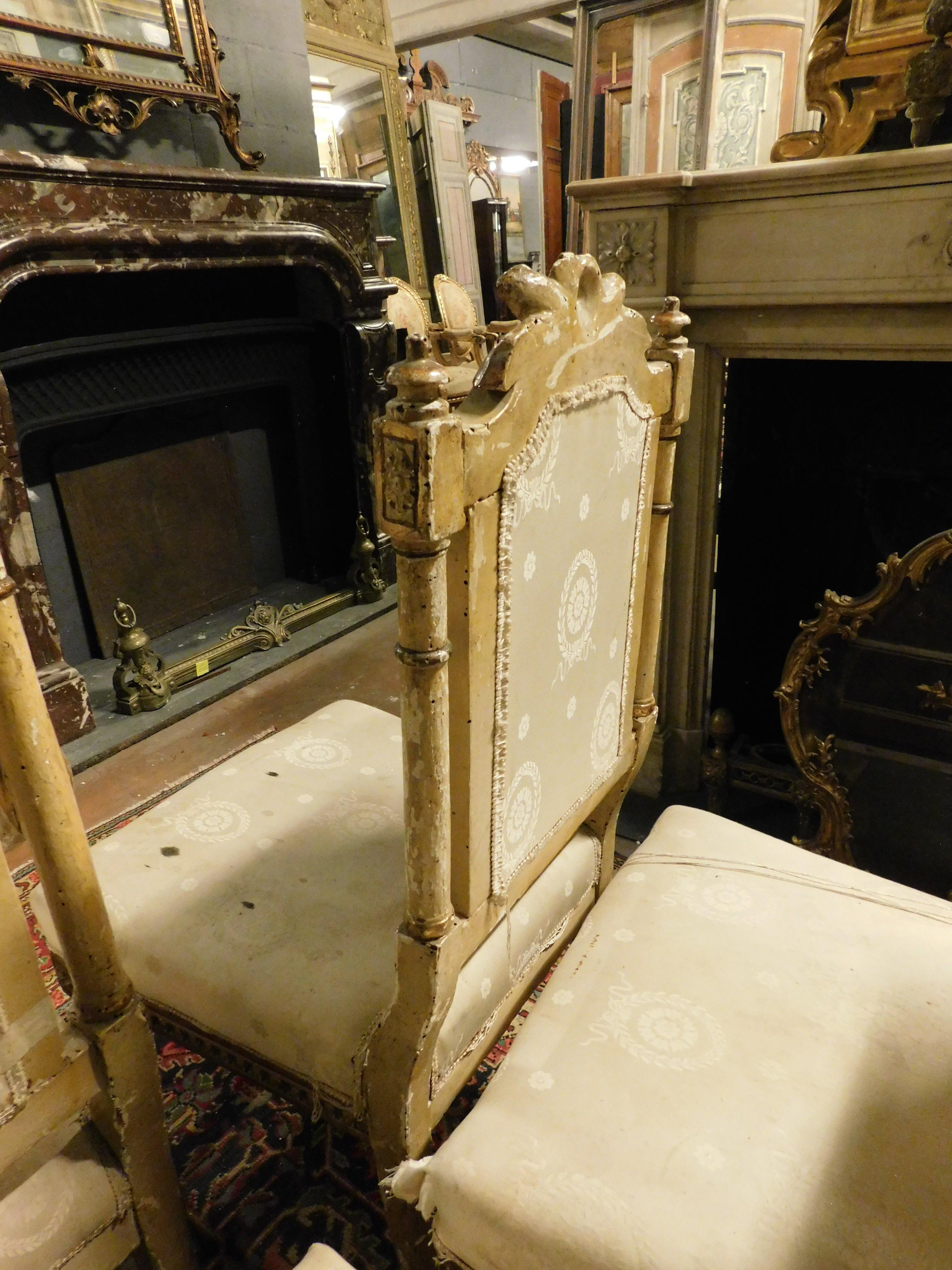 living room set with 1 armchair and 3 carved and gilded chairs, Italy For Sale 5