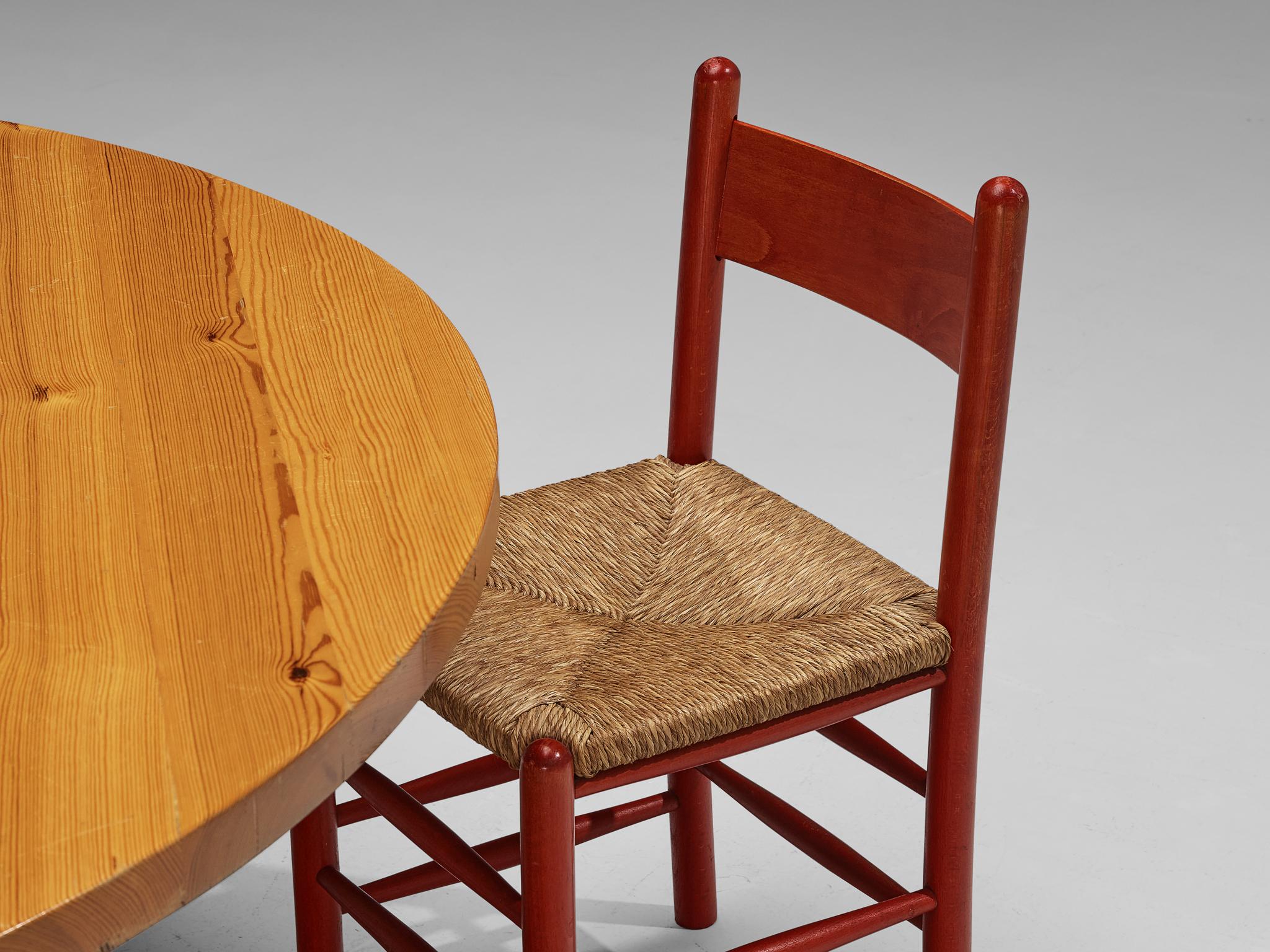 Milieu du XXe siècle Ensemble salon avec table à manger en pin massif et chaises en bois et paille  en vente