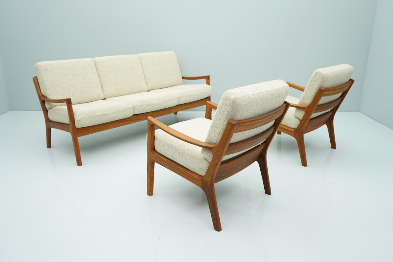Sofa and 2 armchairs by Ole Wanscher Model Senator in teak and wool fabric cushions. The set dates back to the 1970s. It was produced by Peter Jeppesen Denmark without any visible screwing!
Good to very good condition.
