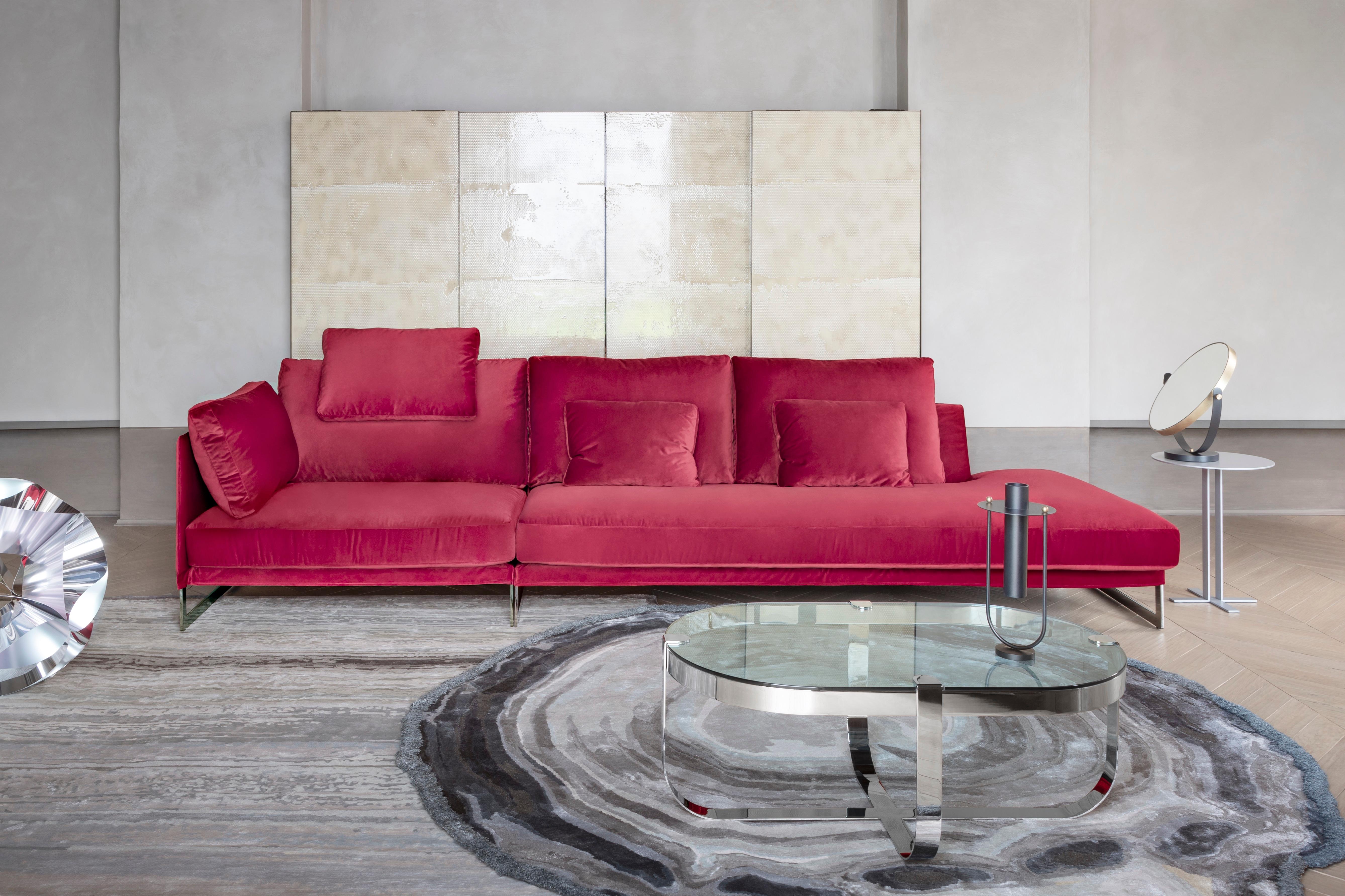 Großes Livingston-Sofa in Kaminweiß mit Chrompolsterung von Giuseppe Vigan im Angebot 1