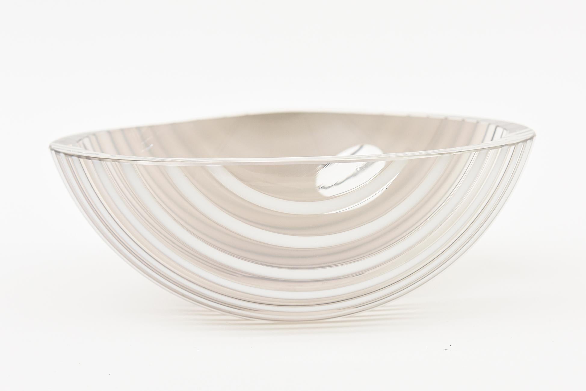 Livio Seguso Murano Ribbed Textural LInes of Gray White Black Glass Bowl Vintage For Sale 3