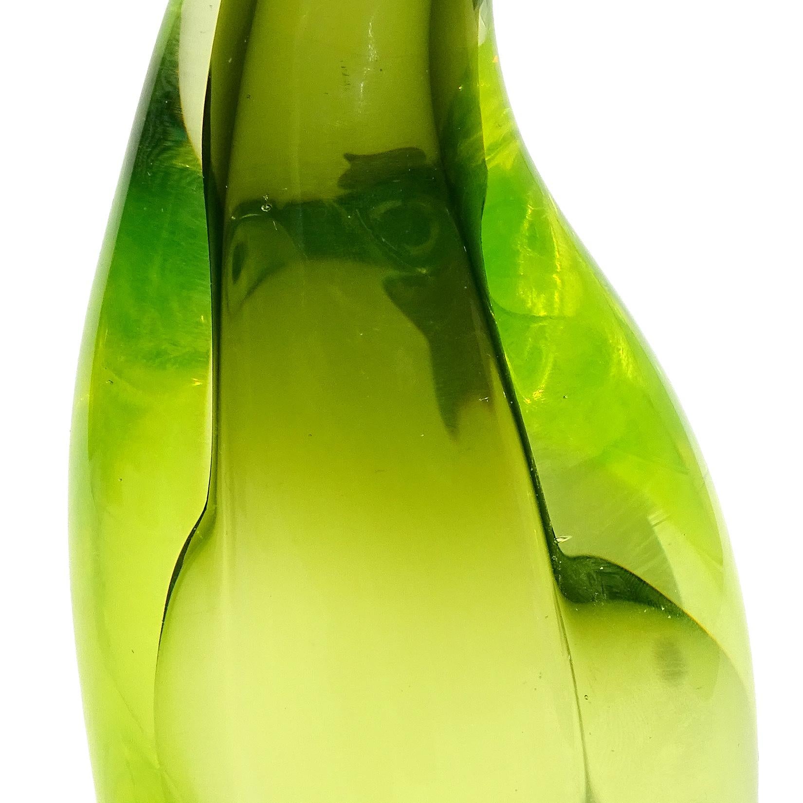 Hand-Crafted Livio Seguso Murano Sommerso Uranium Green Italian Art Glass Kitty Cat Sculpture