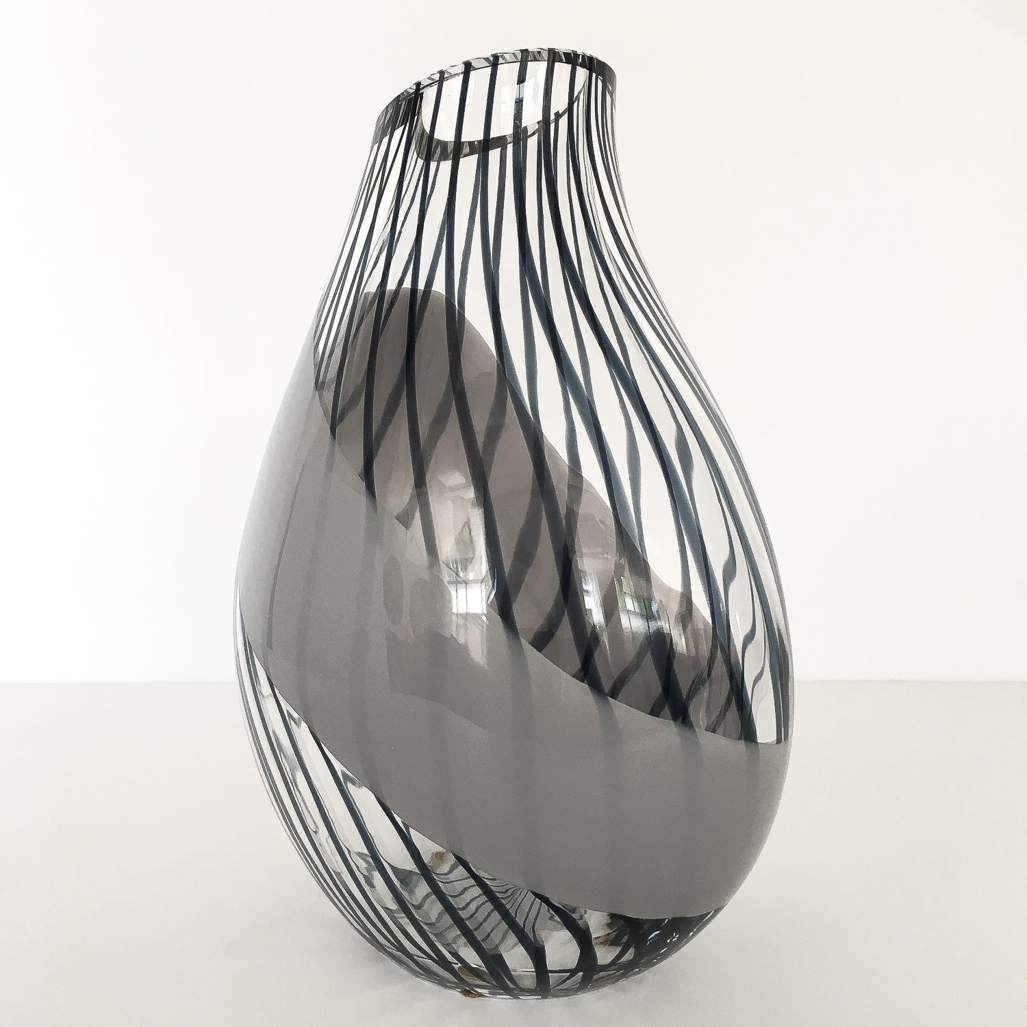 italien Vase en verre d'art de Murano rayé Livio Seguso