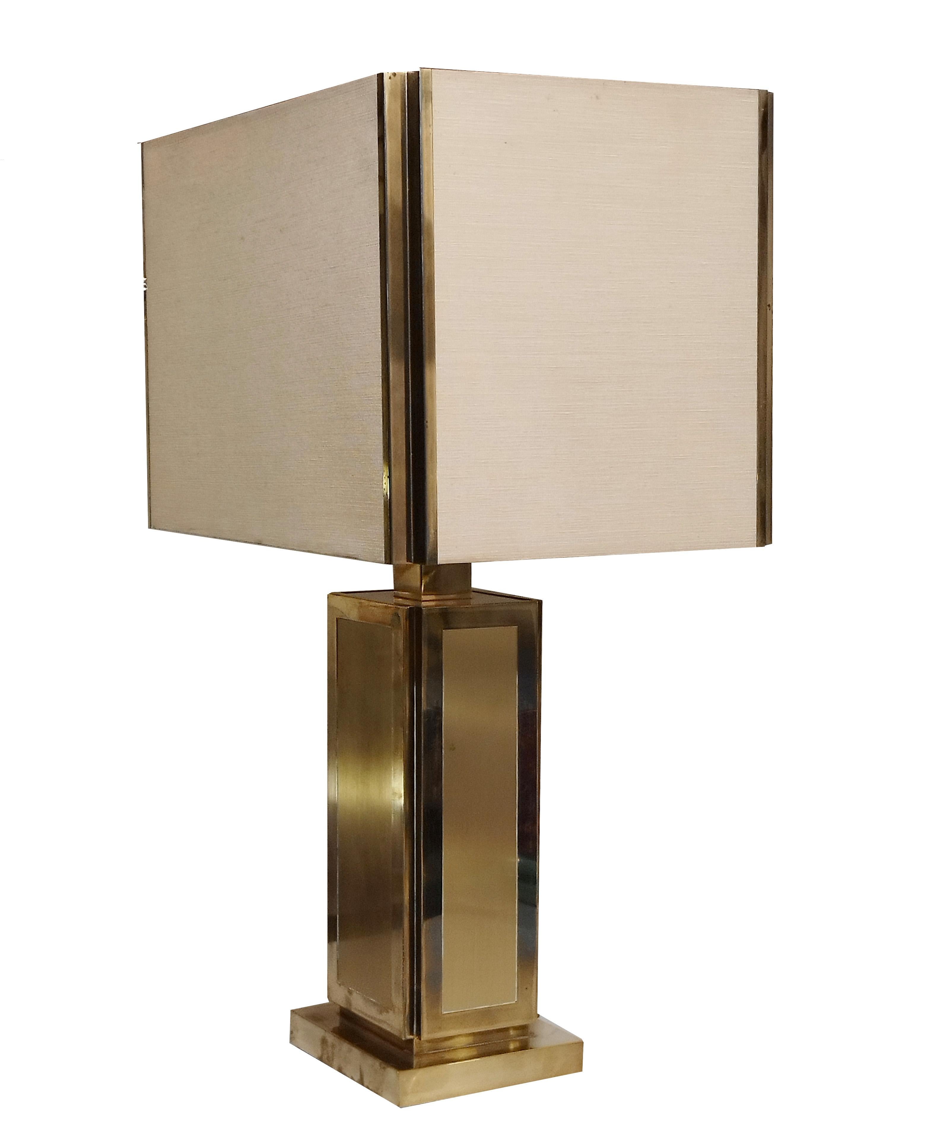 Original shades (with some small stains) & brass angular corners included.
Total height with shades 80 cm. Double light switch (one for the two lateral E27 light bulbs and one E27 light bulb for toward the ceiling). Marked Liwan's Rome on the lamp