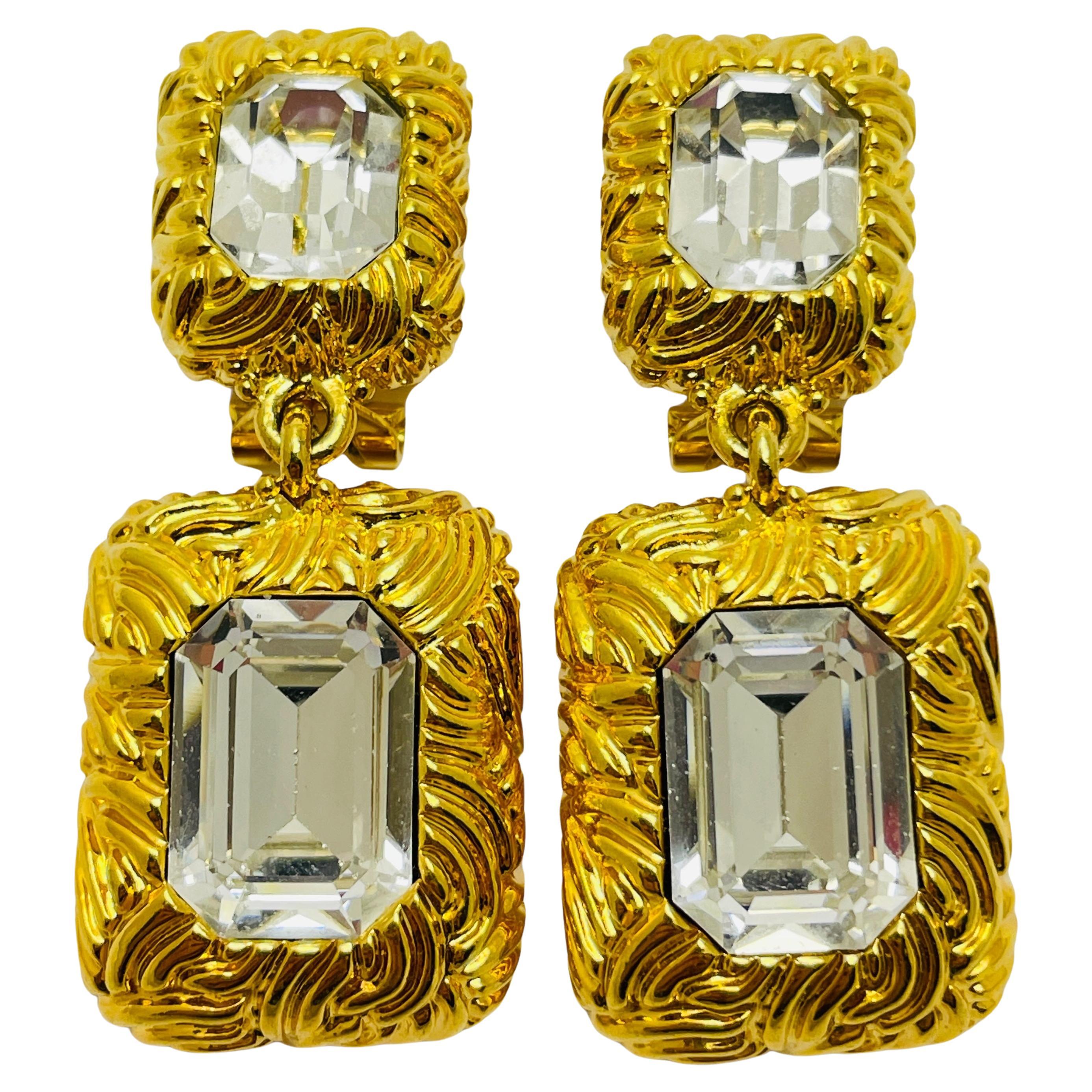 LIZ CLAIBORNE gold glass designer runway clip on earrings For Sale