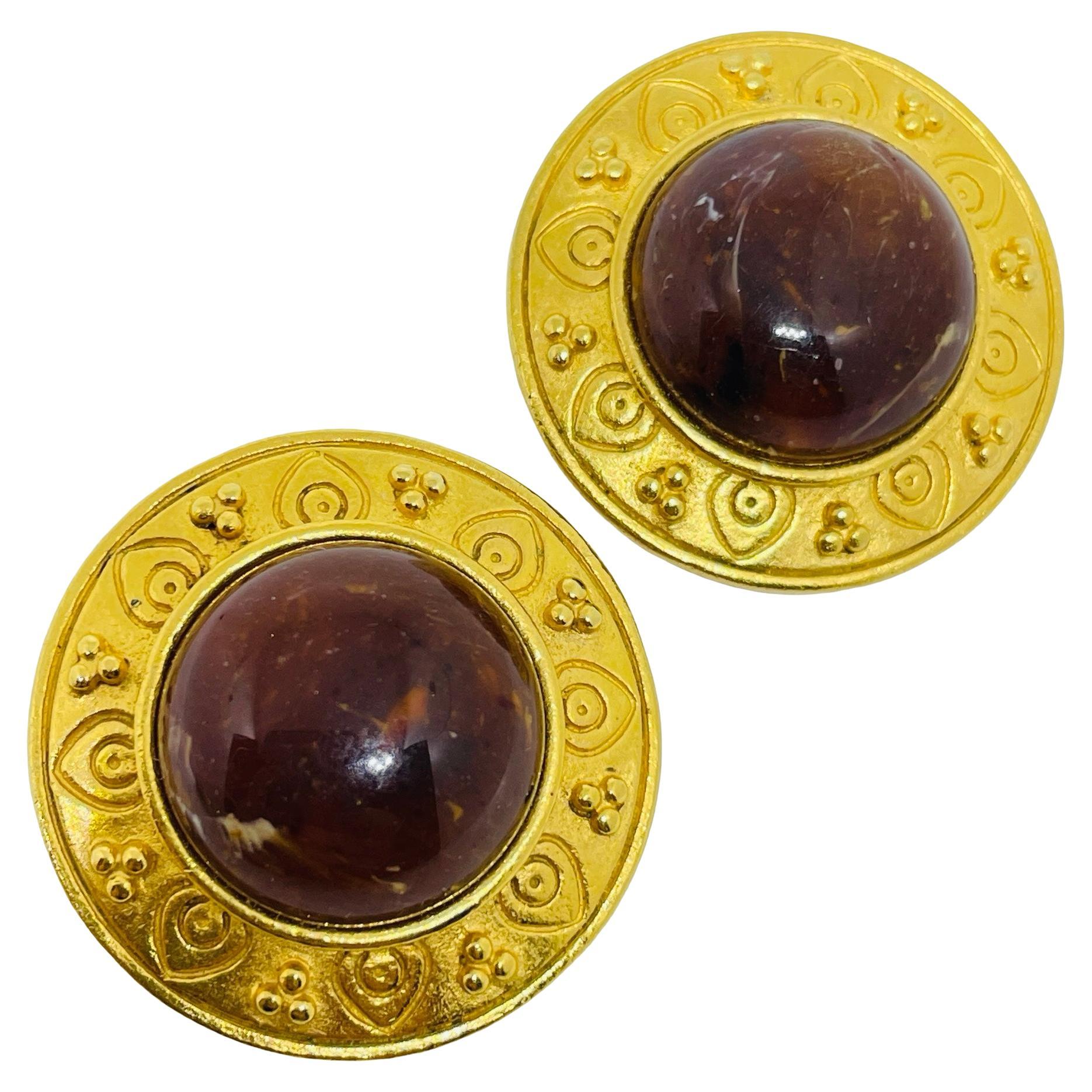 LIZ CLAIBORNE  signed vintage gold tone Etruscan designer clip on earrings For Sale