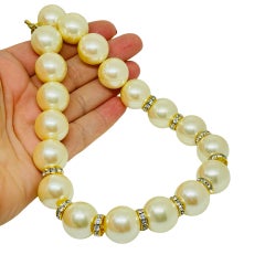 Collana choker vintage firmata Liz Claiborne, con perle color oro e cristalli