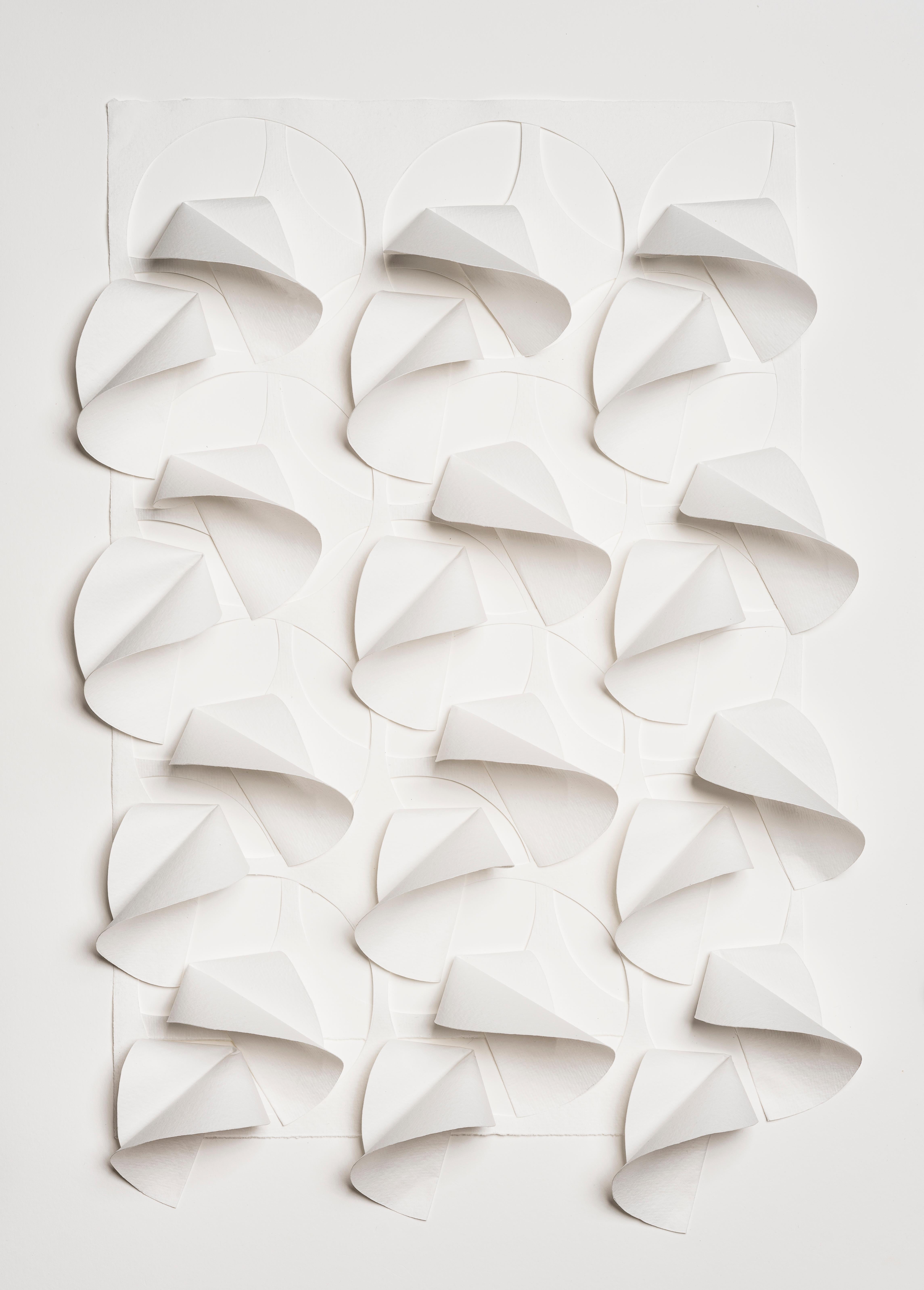 Liz Jaff Abstract Sculpture - Jaff_Little Swivel._2022_hand cut paper_minimalism
