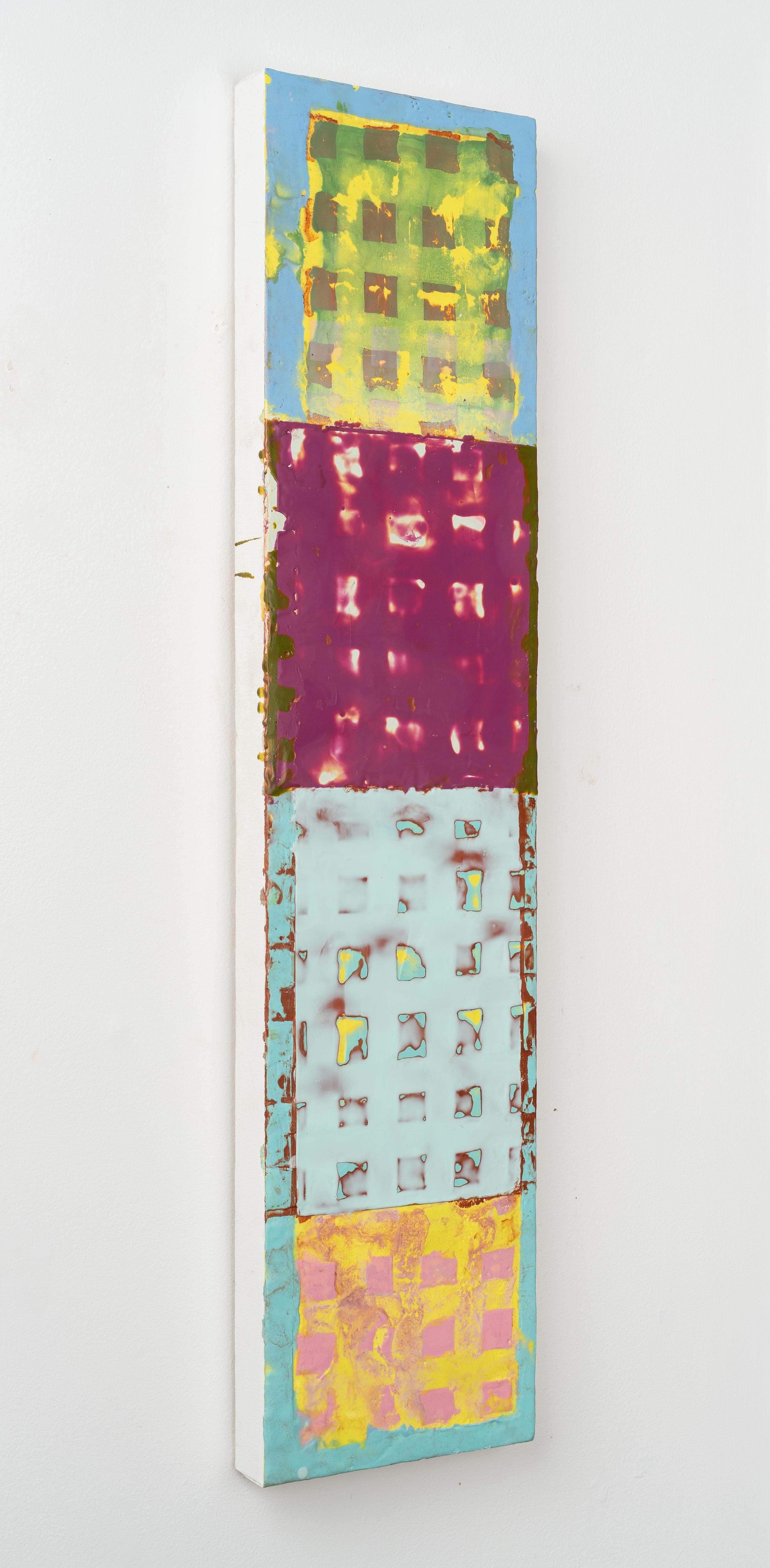 House On Sand (abstrakt, Muster, warme Farben, Gitter, Enkaustik, geschichtet) – Painting von Liz Rundorff Smith