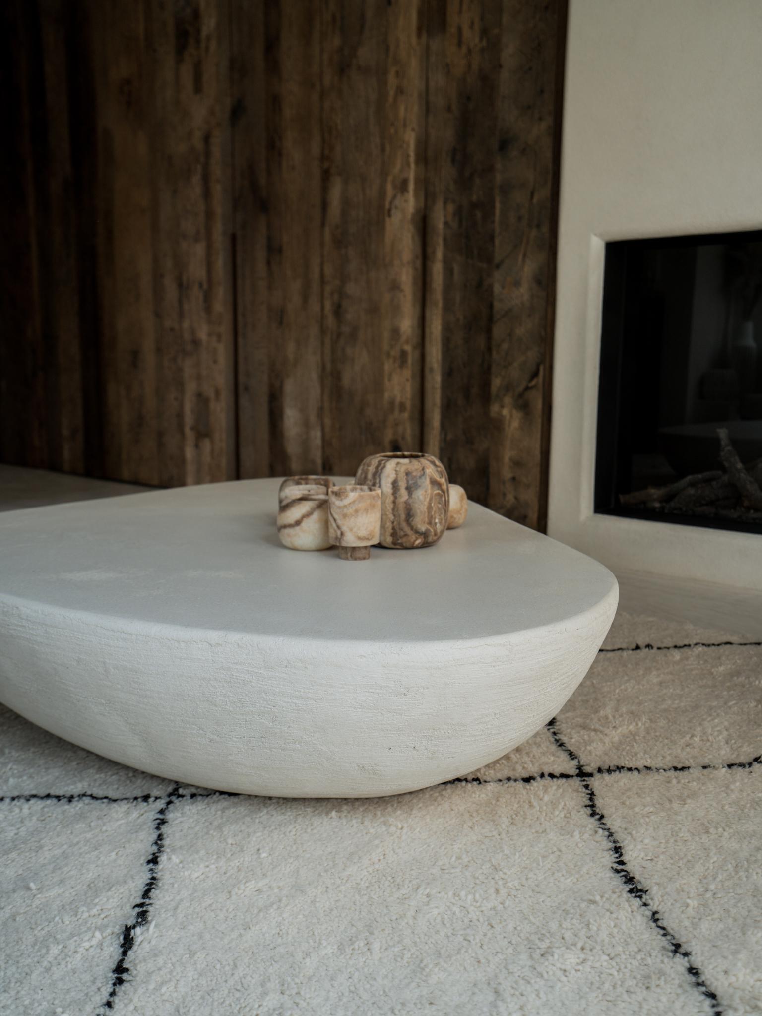 Bohemian Liz Tables Boho Style Coffee Table Boulder Form Naturelle size 100 For Sale