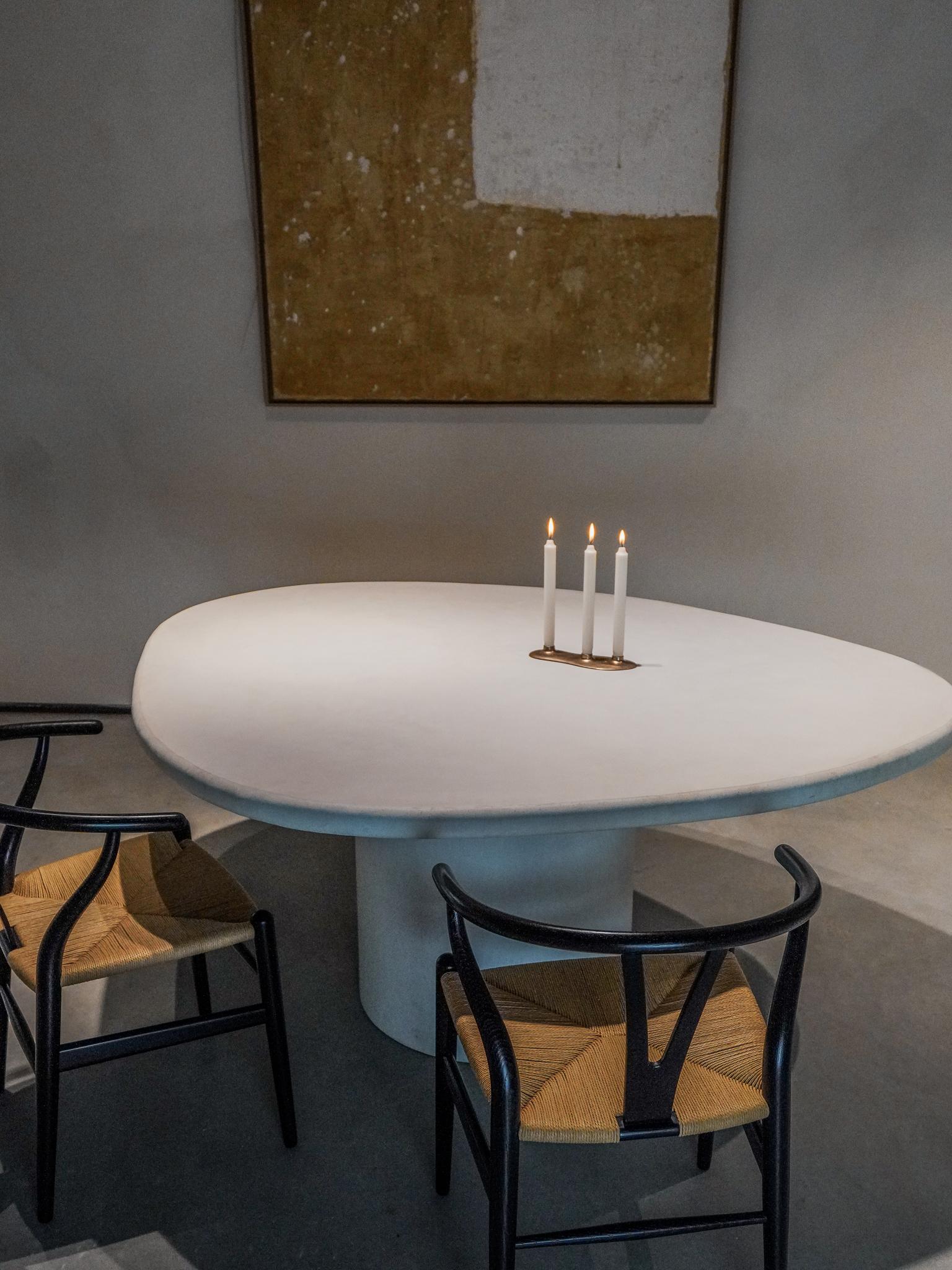 Liz Tables Mesa de Comedor con Forma de Boulder Yeso Natural en Mortex 2