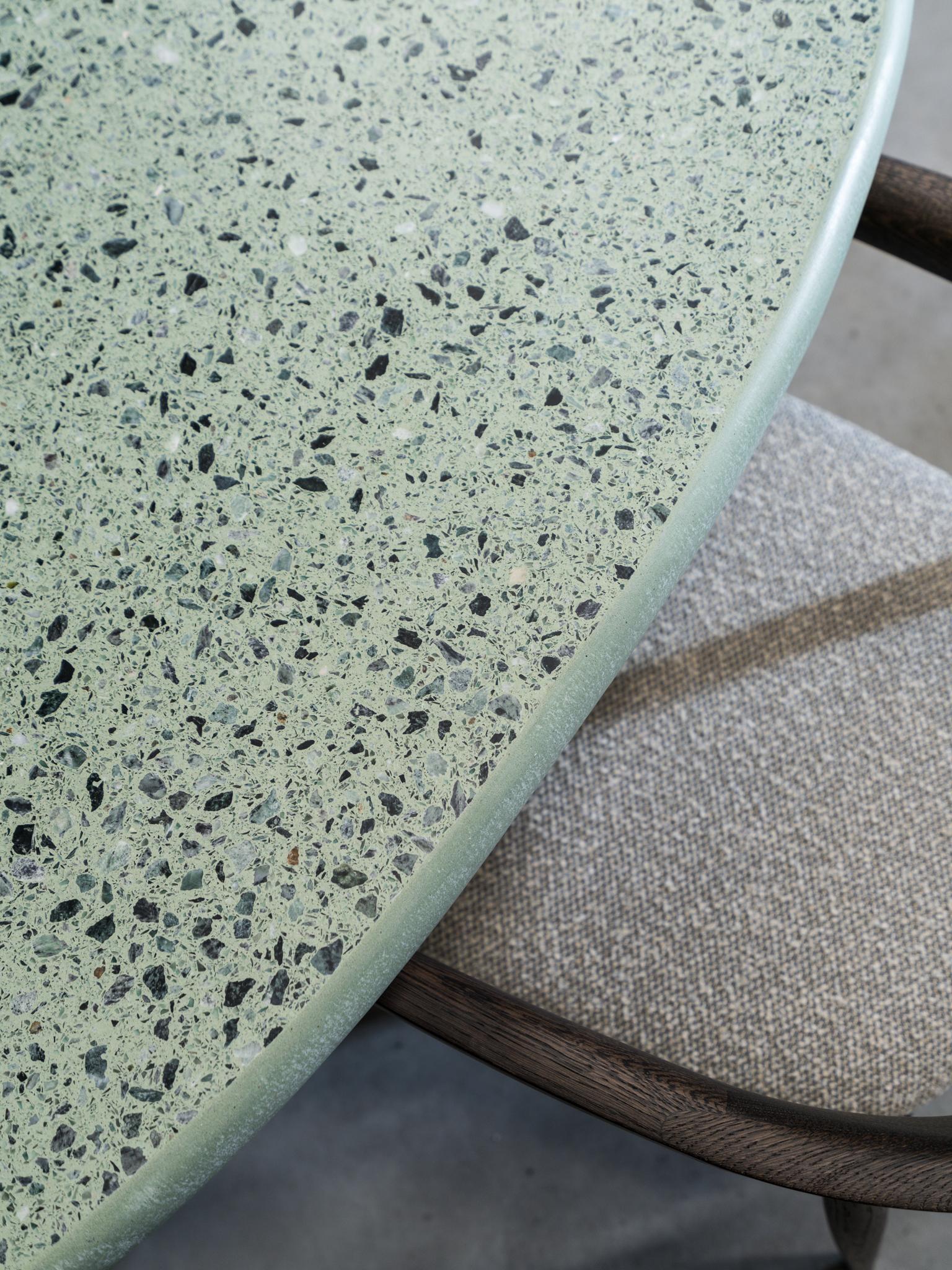 XXIe siècle et contemporain Liz Tables Table de salle à manger Terrazzo en forme de bloc vert en vente