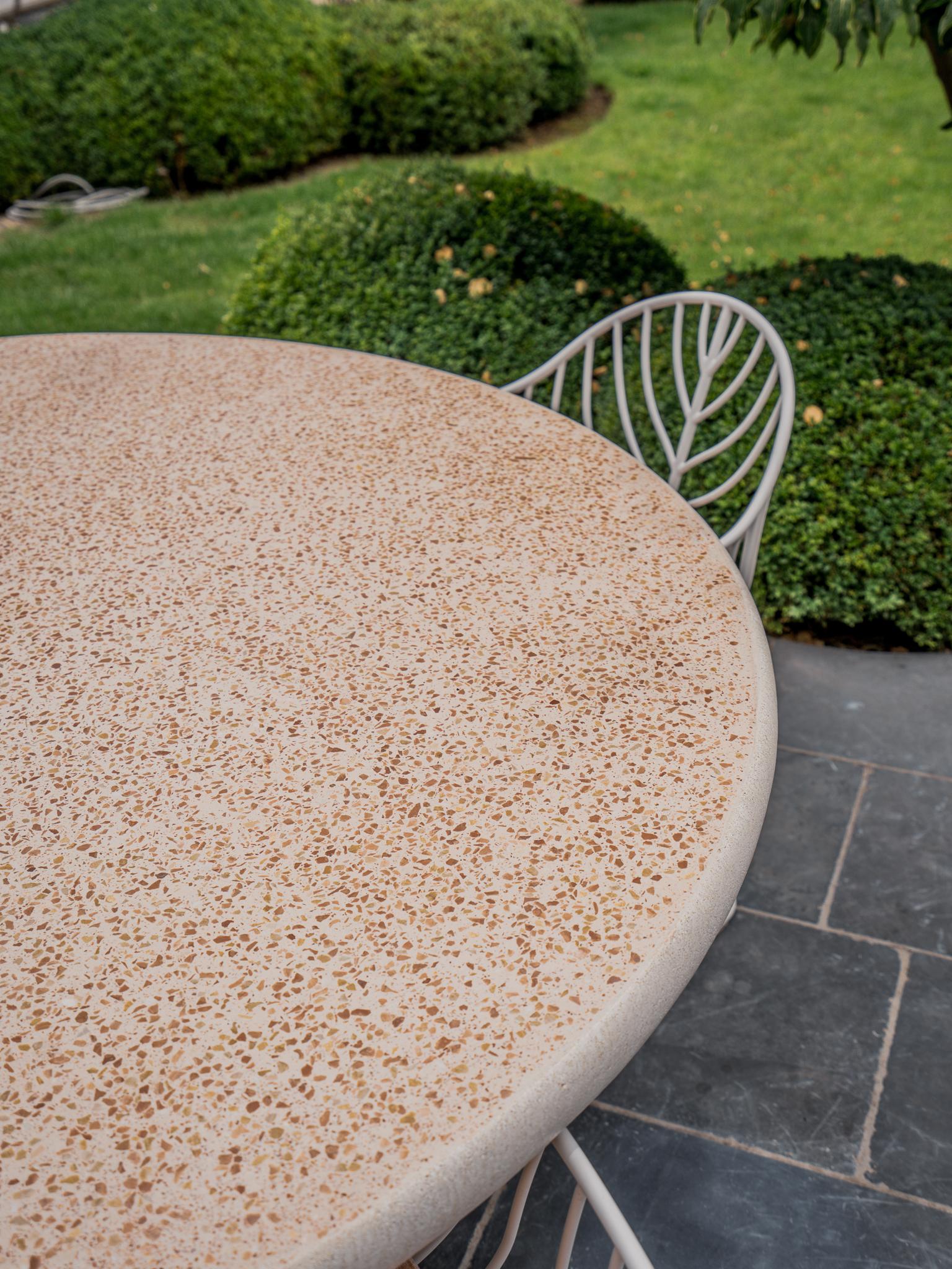 Liz Tables Terrazo de exterior en terracota Piedras diámetro 200cm(78inch) Belga en venta