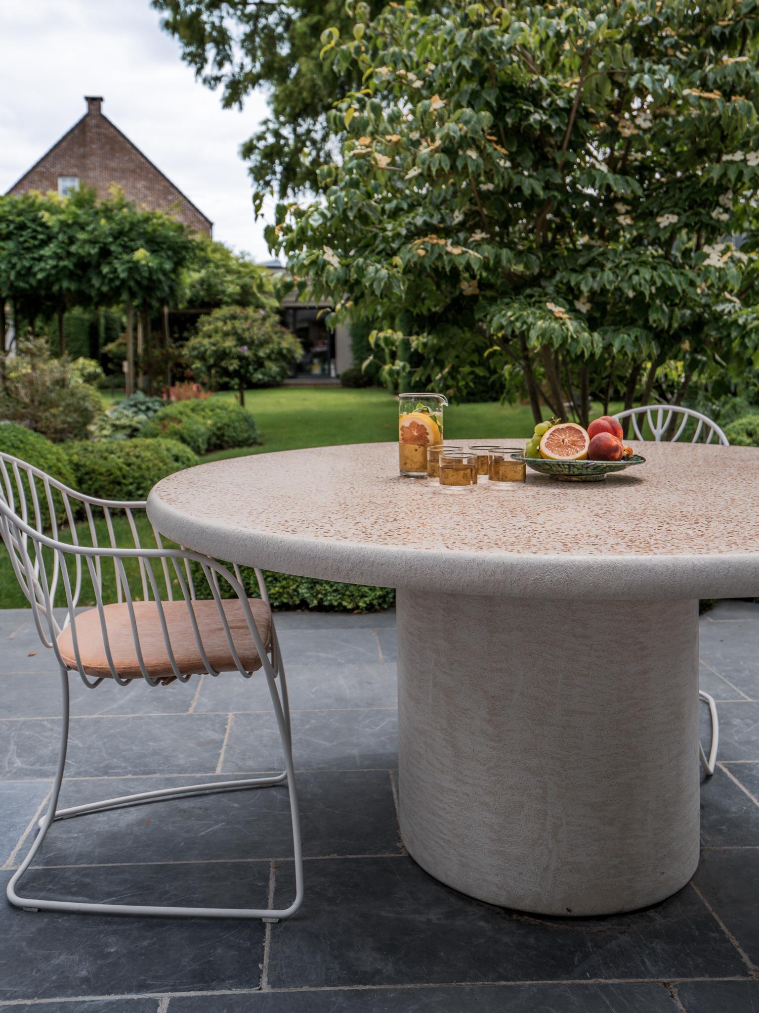 Liz Tables Terrazo de exterior en terracota Piedras diámetro 200cm(78inch) Terracota en venta