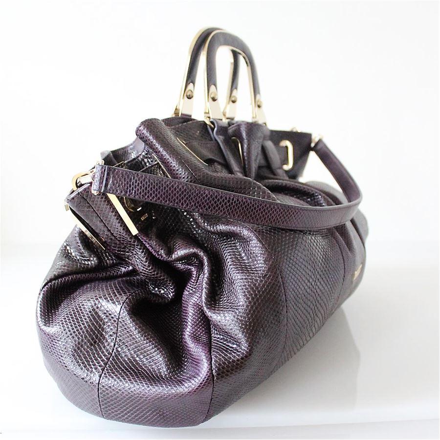 Lizard Purple color Two handles can be carried on shoulder too Internal zip pocket and phone holder Metal hardware Grey suede internal Cm 42 x 30 x 10 (16.5 x 11.8 x 3.9 inches)
