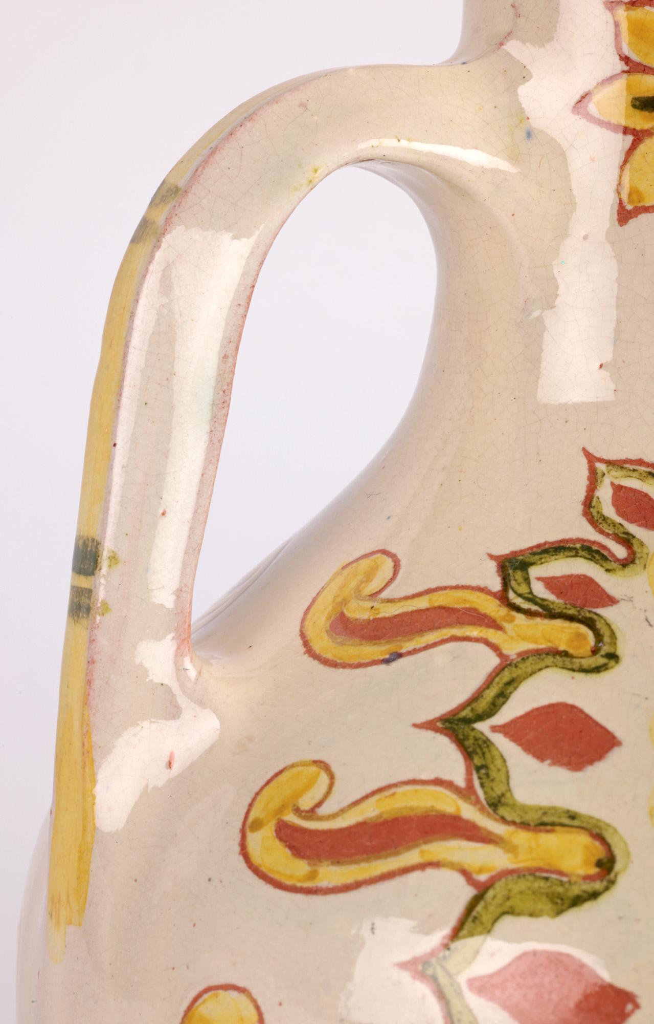Inglese Vaso di arti e mestieri Lizzie Wilkins Della Robbia Birkenhead in vendita