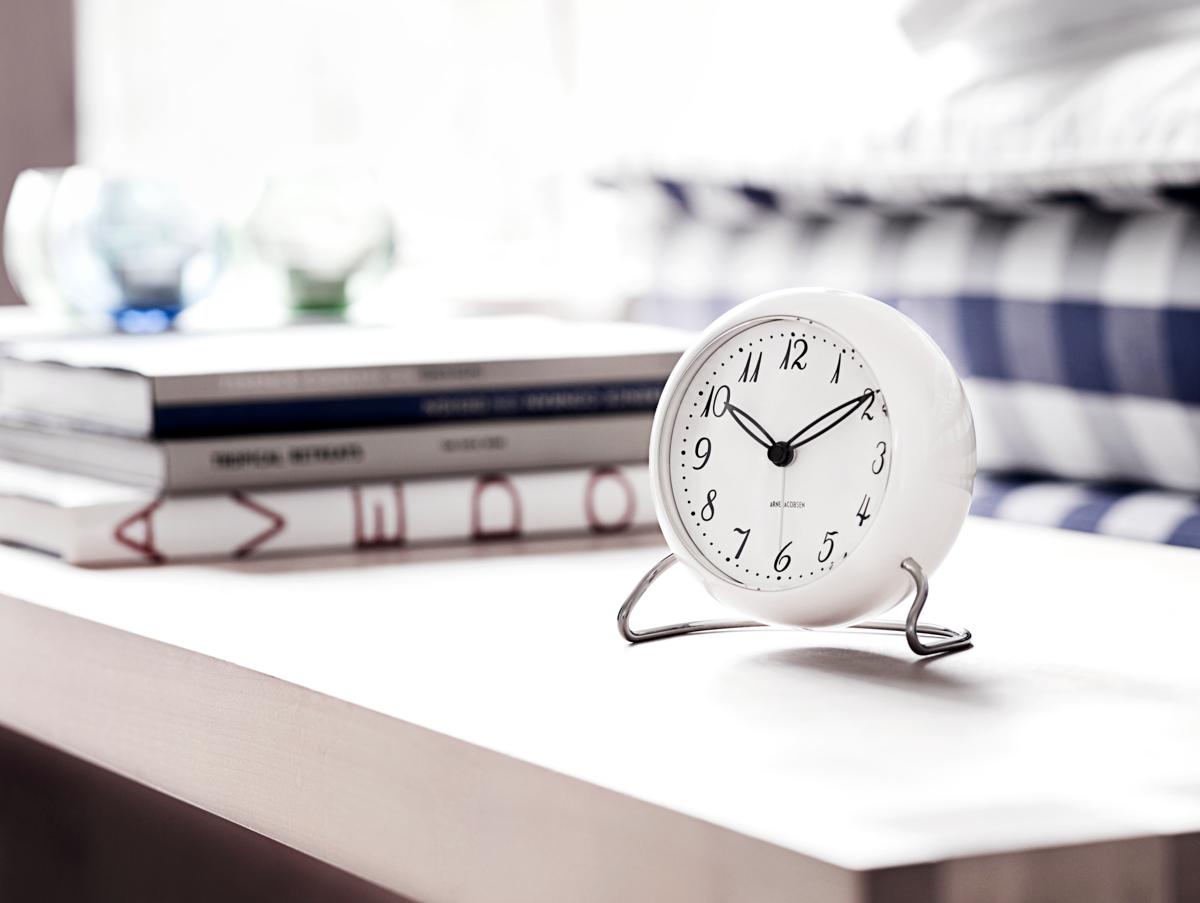 Chinese Lk Table Clock White For Sale